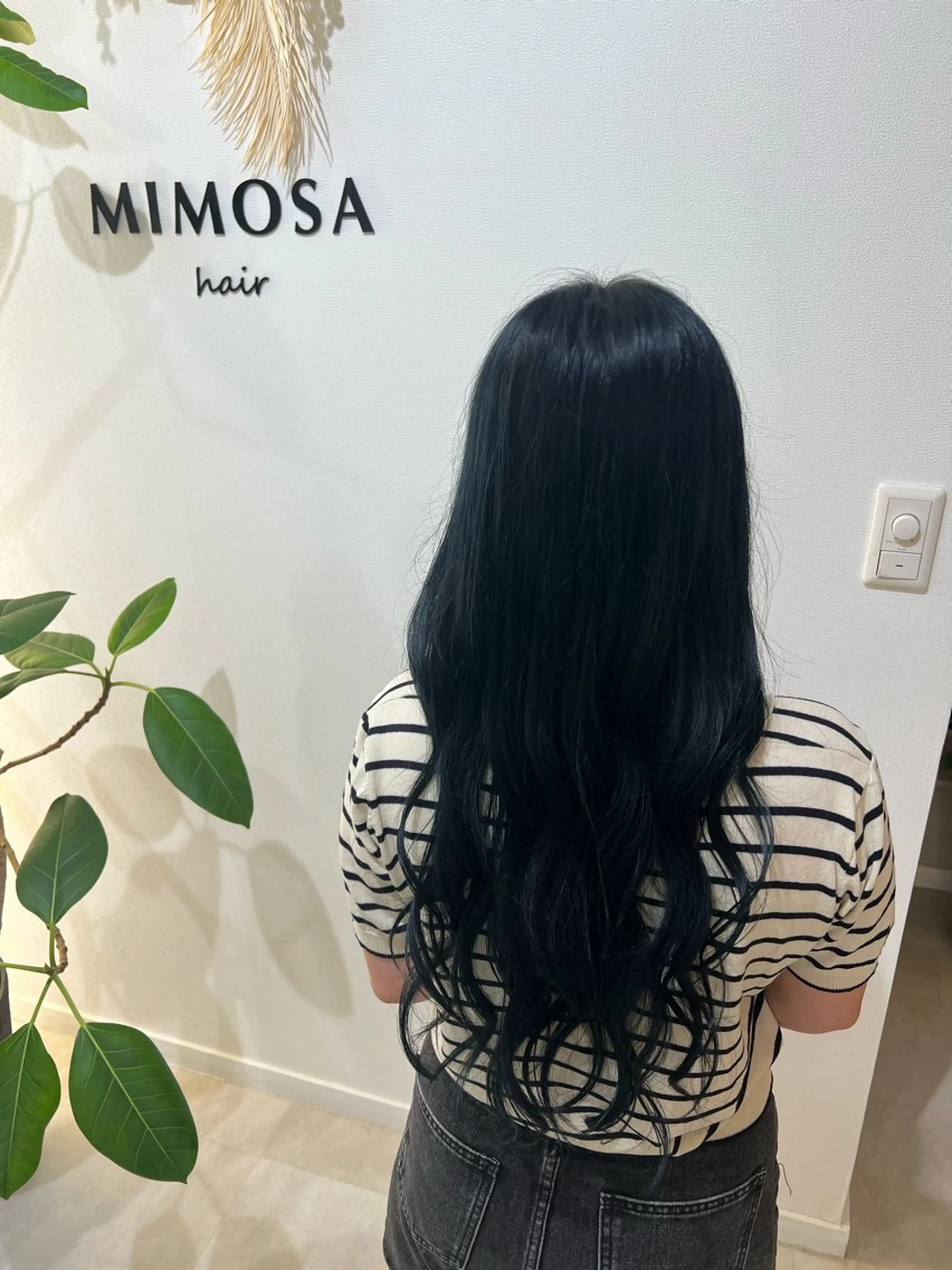 ロング 鈴木 彩香のヘアスタイル