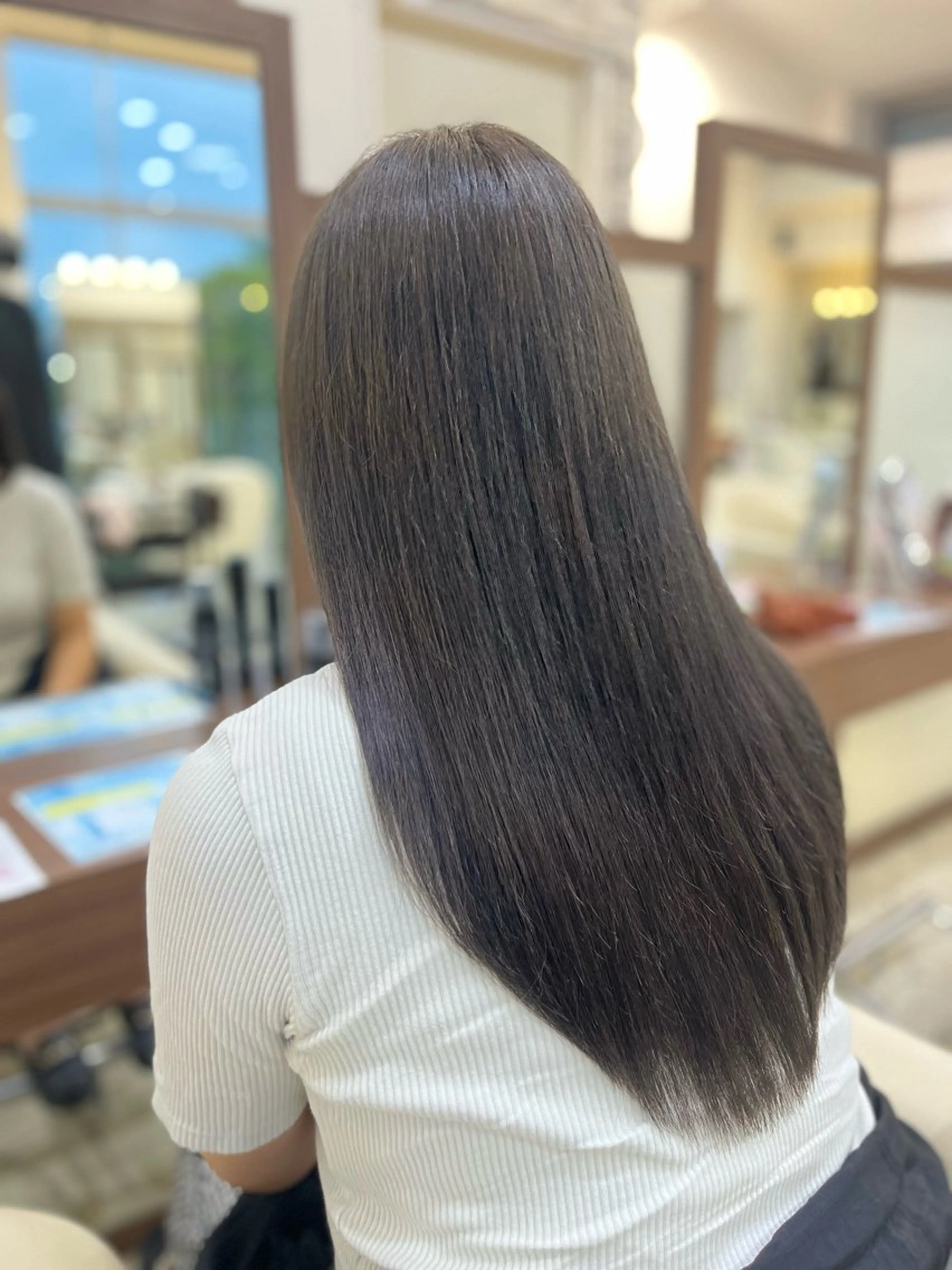 ロング 生駒デザインカラー /浜中美奈のヘアスタイル
