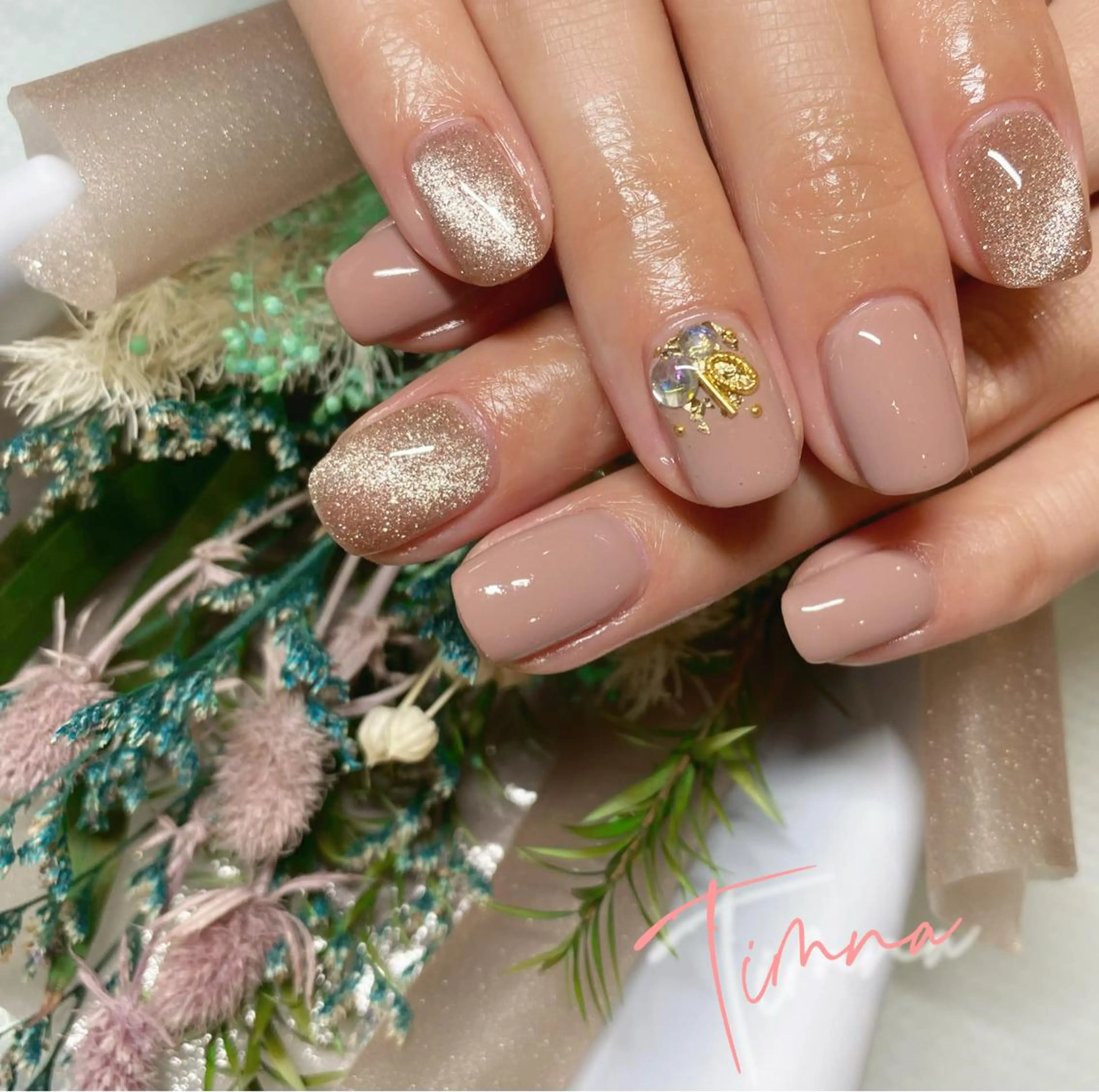 ショート ハンドネイル NAILSALON 🍔Timna🍟のネイルデザイン