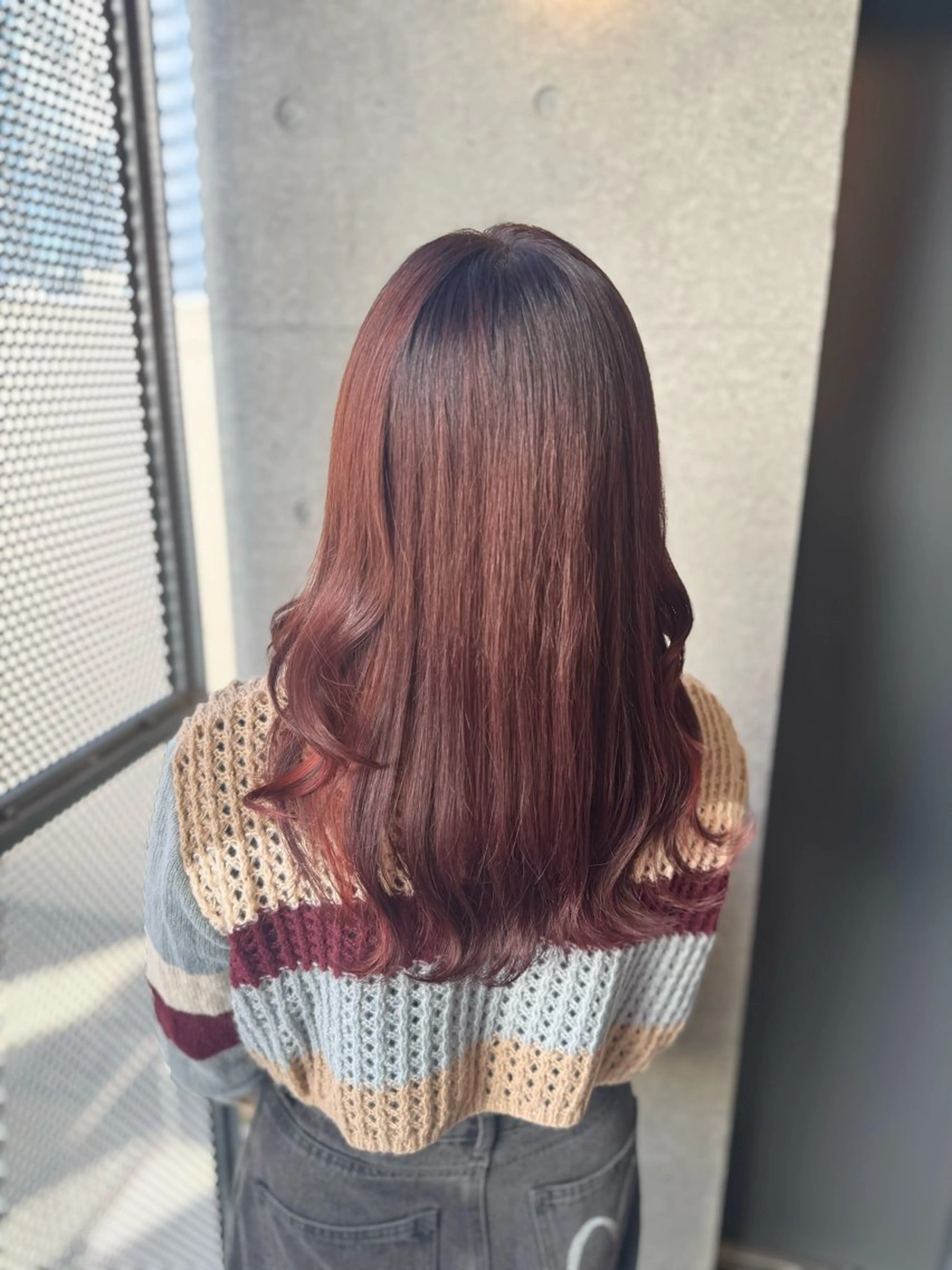 セミロング カラー 髙橋 李里亜のヘアスタイル