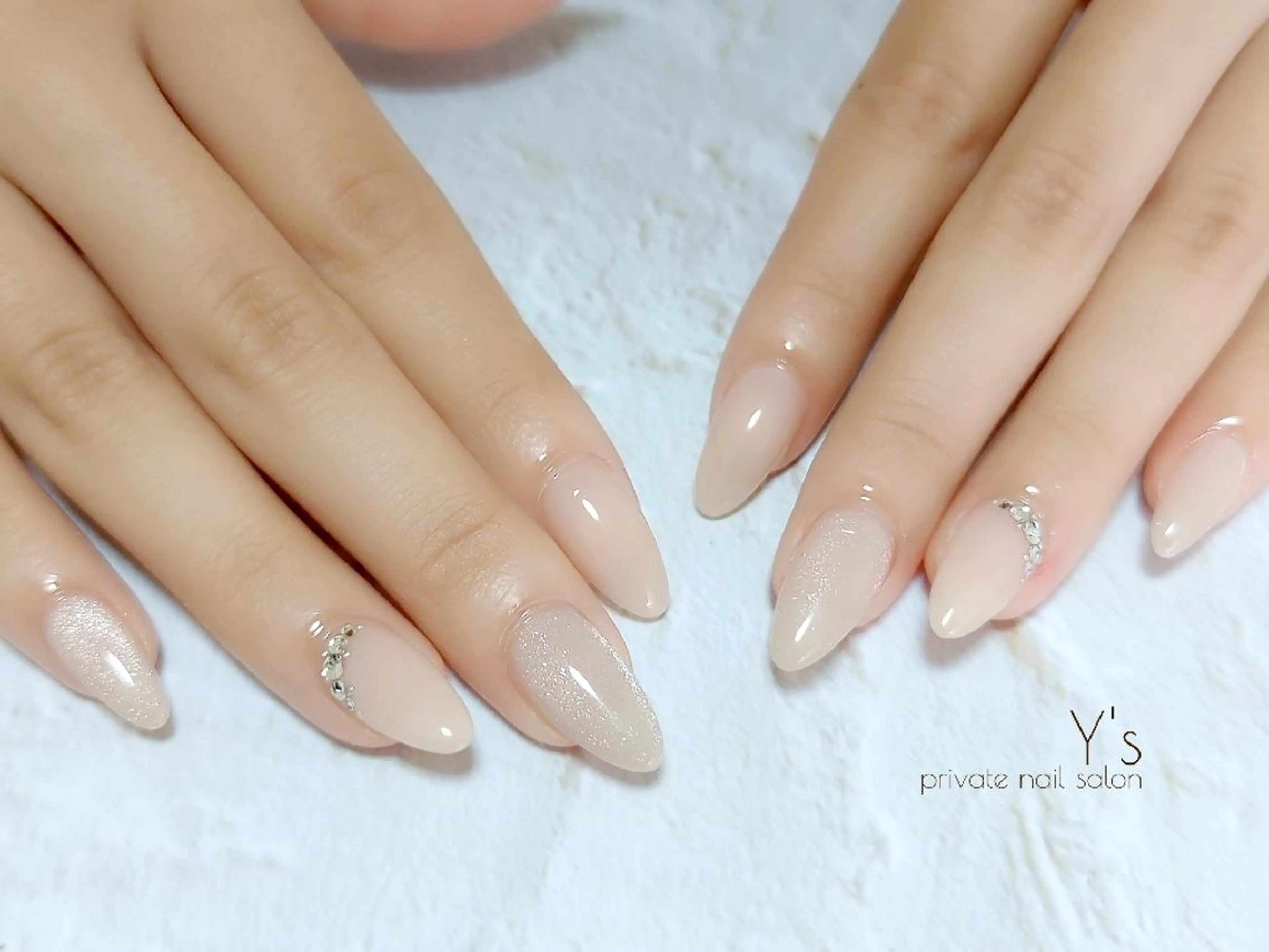 ネイル マグネットネイル ハンドネイル YUMI NAGAI  のネイルデザイン