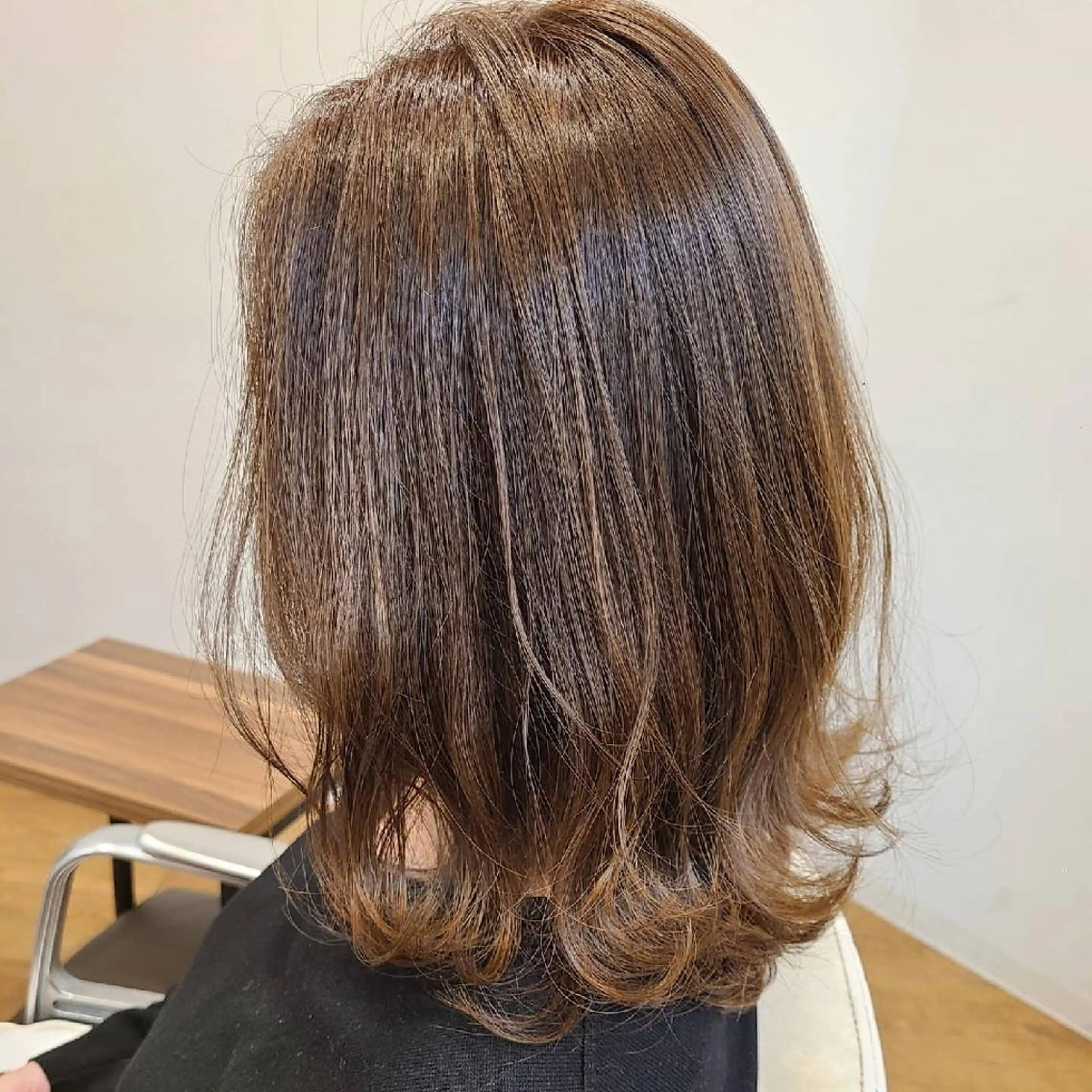 ミディアム カラー ベージュカラー 透明感カラー ヨシンモリ 【ネウィ天王寺 】seiyaのヘアスタイル