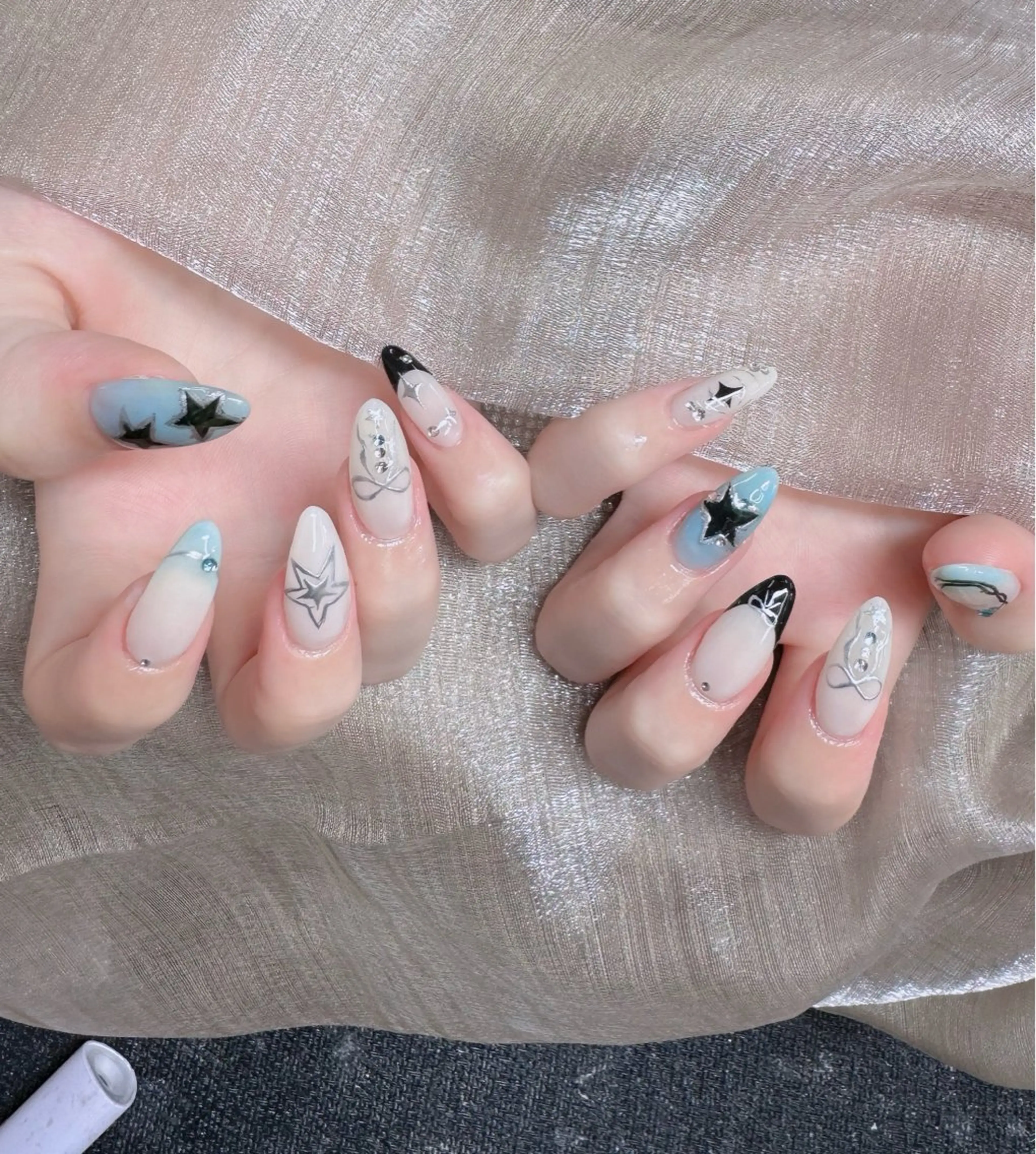 ネイル フレンチネイル ジェルネイル ガラスフレンチ ハロウィン ハート H.baby nail所属・H.baby Nail Salonのネイルデザイン