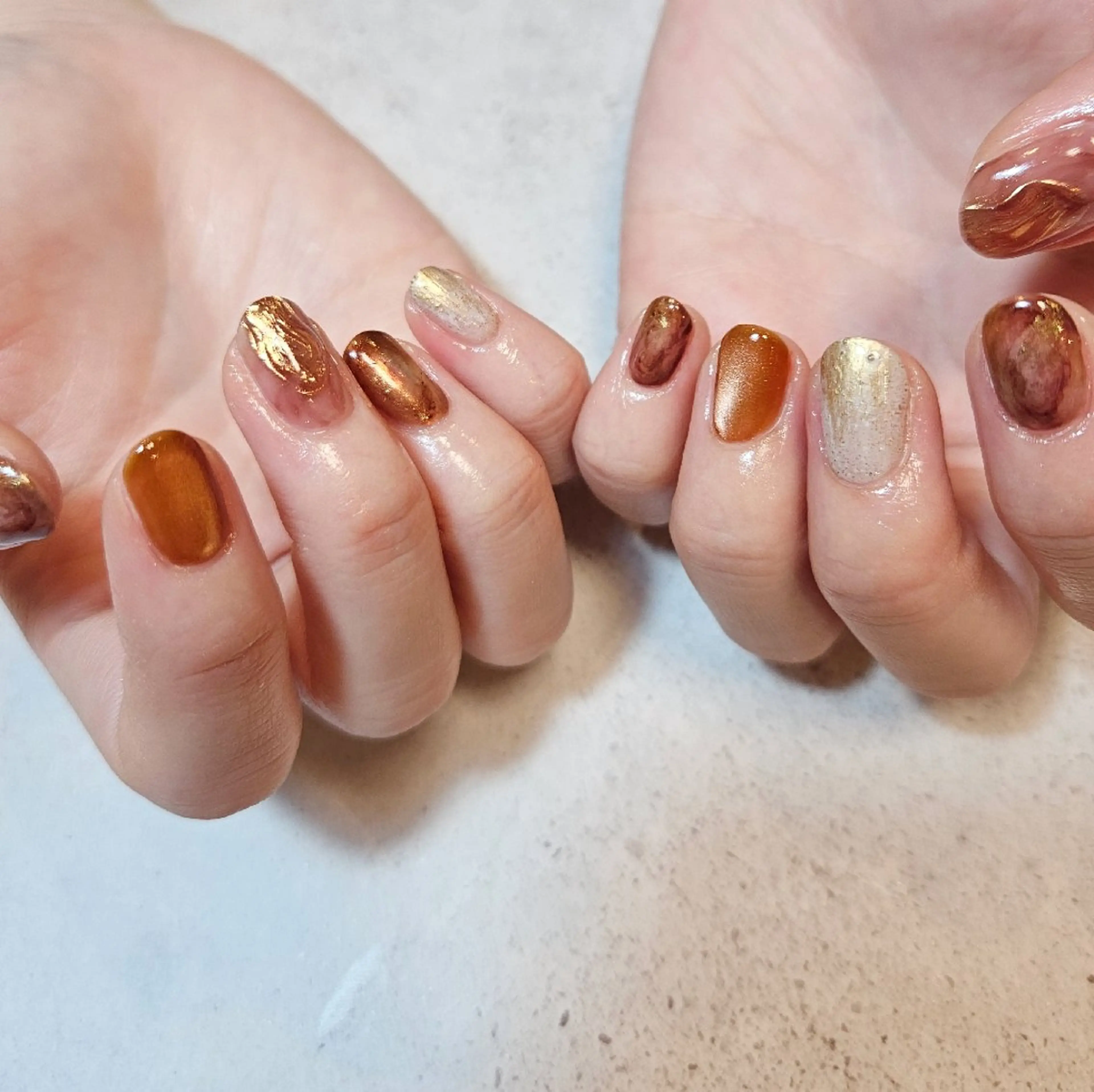 ネイル ジェルネイル マグネットネイル ニュアンスネイル パラジェル 赤色 ハンドネイル Nailsalon manoのネイルデザイン