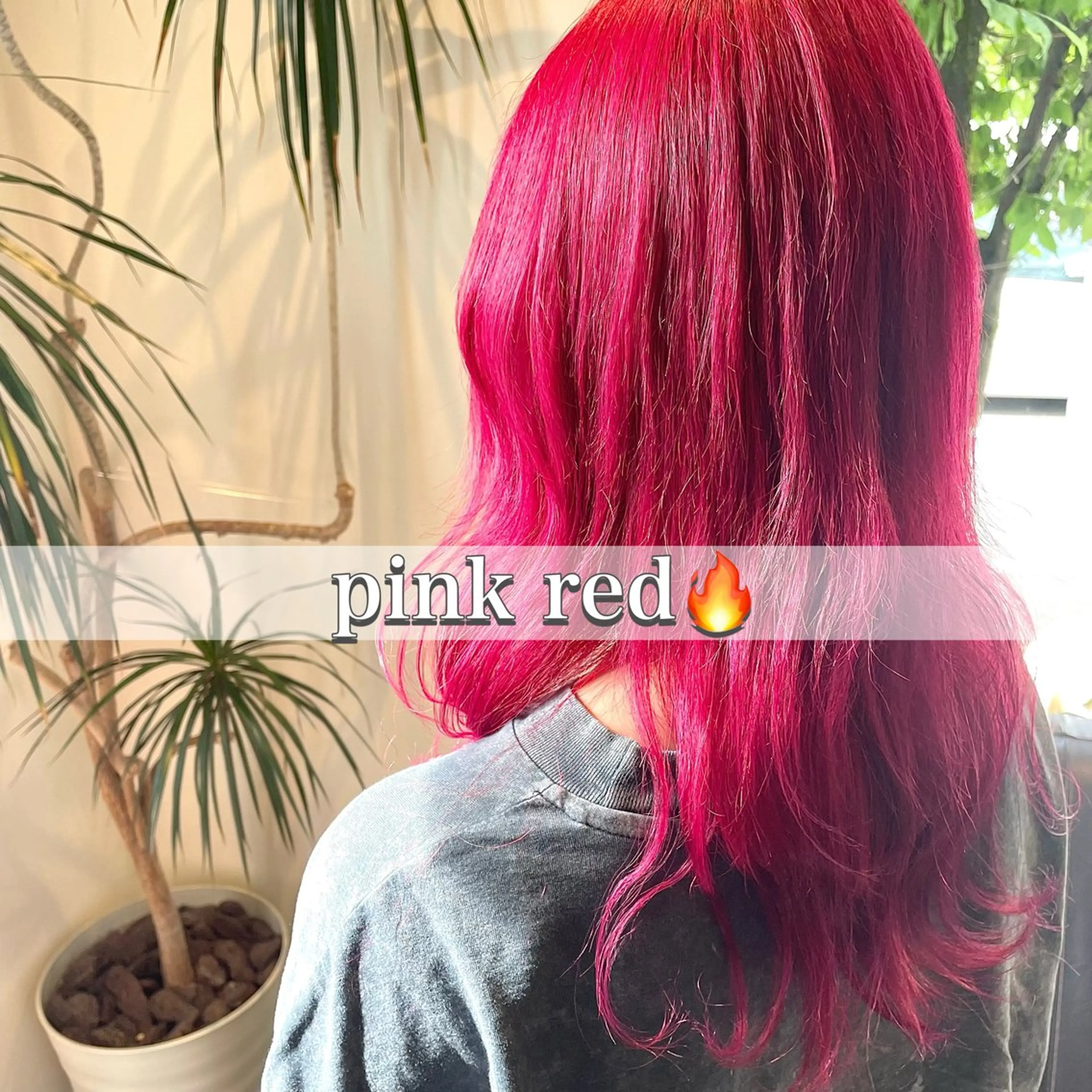ロング カラー ヘアアレンジ ブリーチ ピンクカラー レッドカラー 谷井 実結樹のヘアスタイル