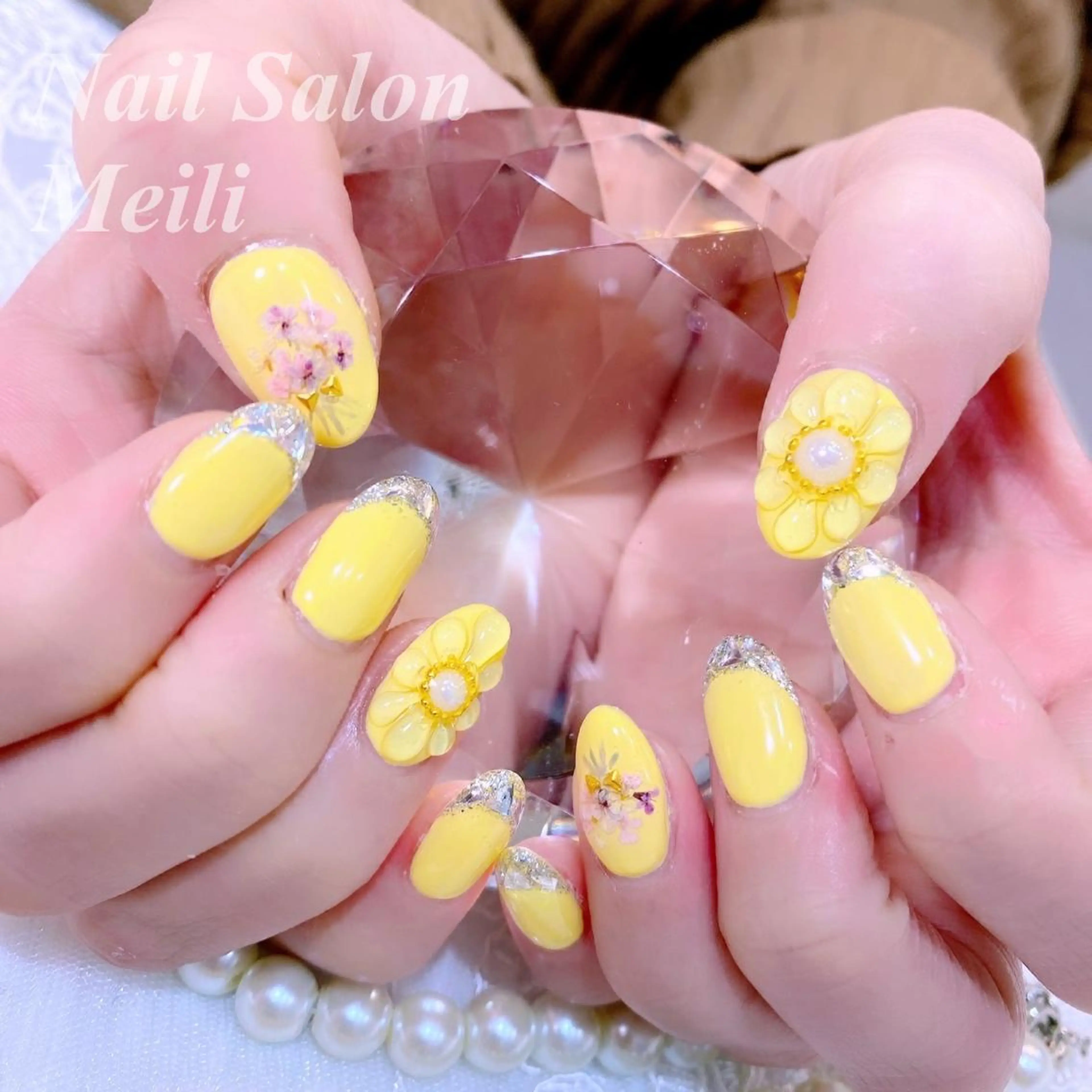 ネイル アートネイル フラワーネイル ぷっくりネイル 黄色 NAILSALON MEILIのネイルデザイン