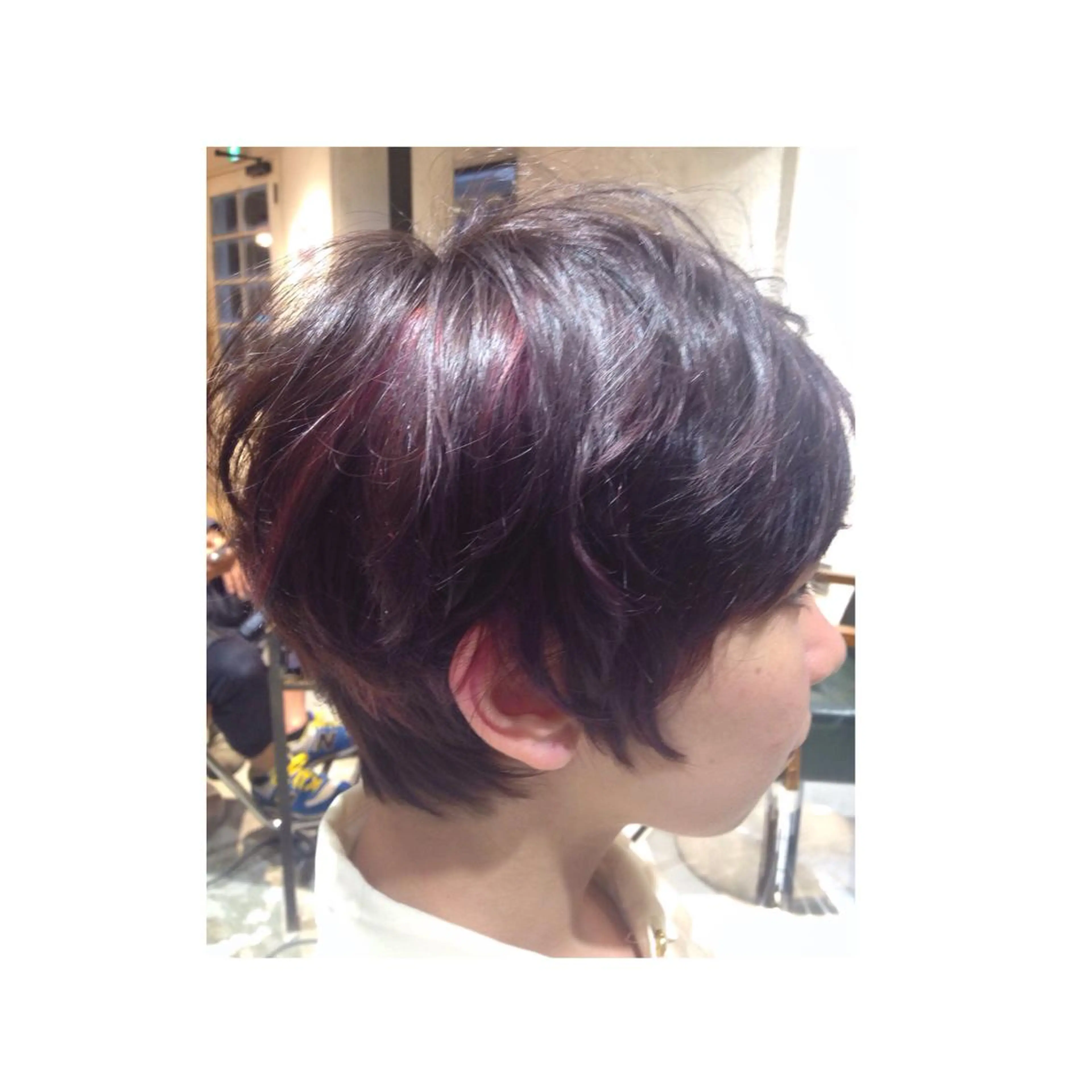 ショート ミディアム カラー パーマ ハイライトカラー バイオレットカラー ハイライト アオガミ （前髪顔周りカット）のヘアスタイル