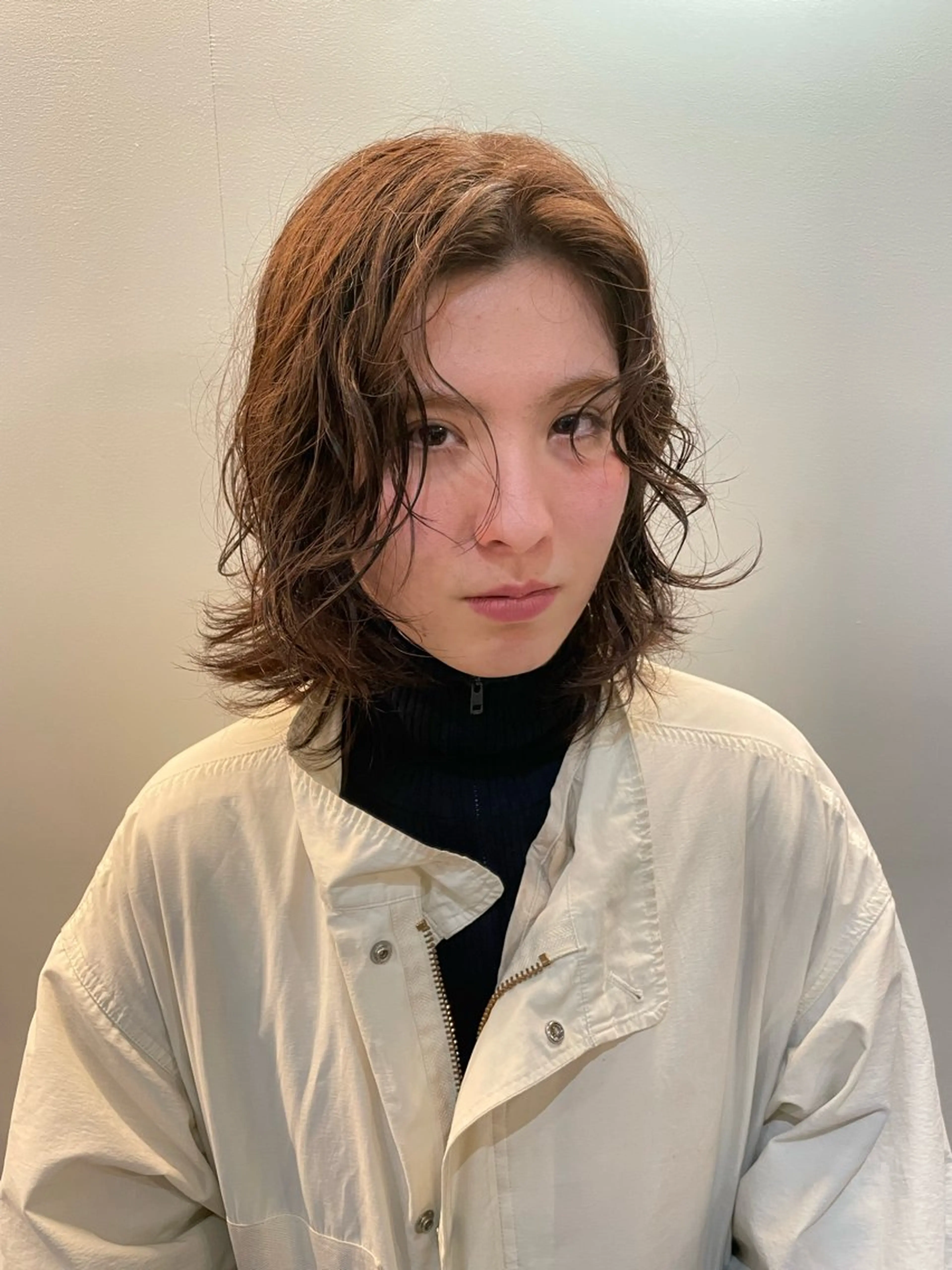ミディアム パーマ Nalu pu loa hachi所属・金尾 凜のヘアスタイル
