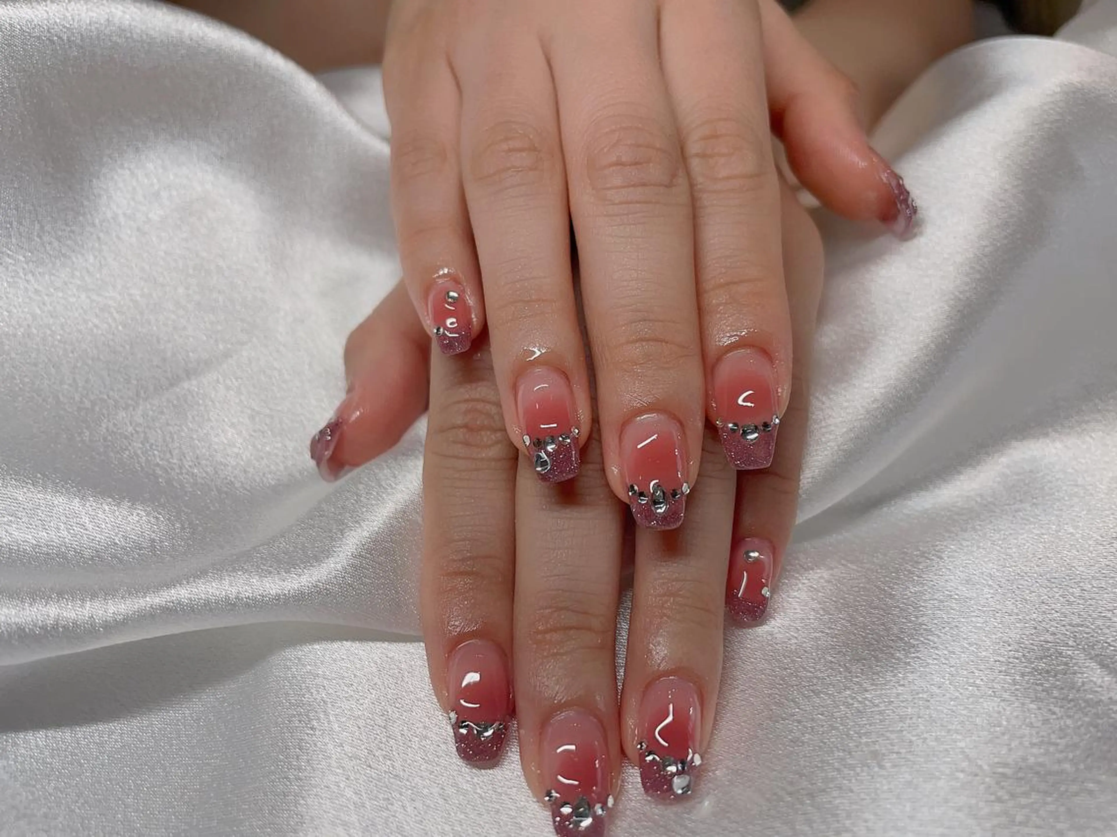 ネイル アイブロウ 眉カラー 眉毛ワックス脱毛 クリアネイル 長さ出し フットネイル ハンドネイル Moana Nail 長さだし専門店のネイルデザイン