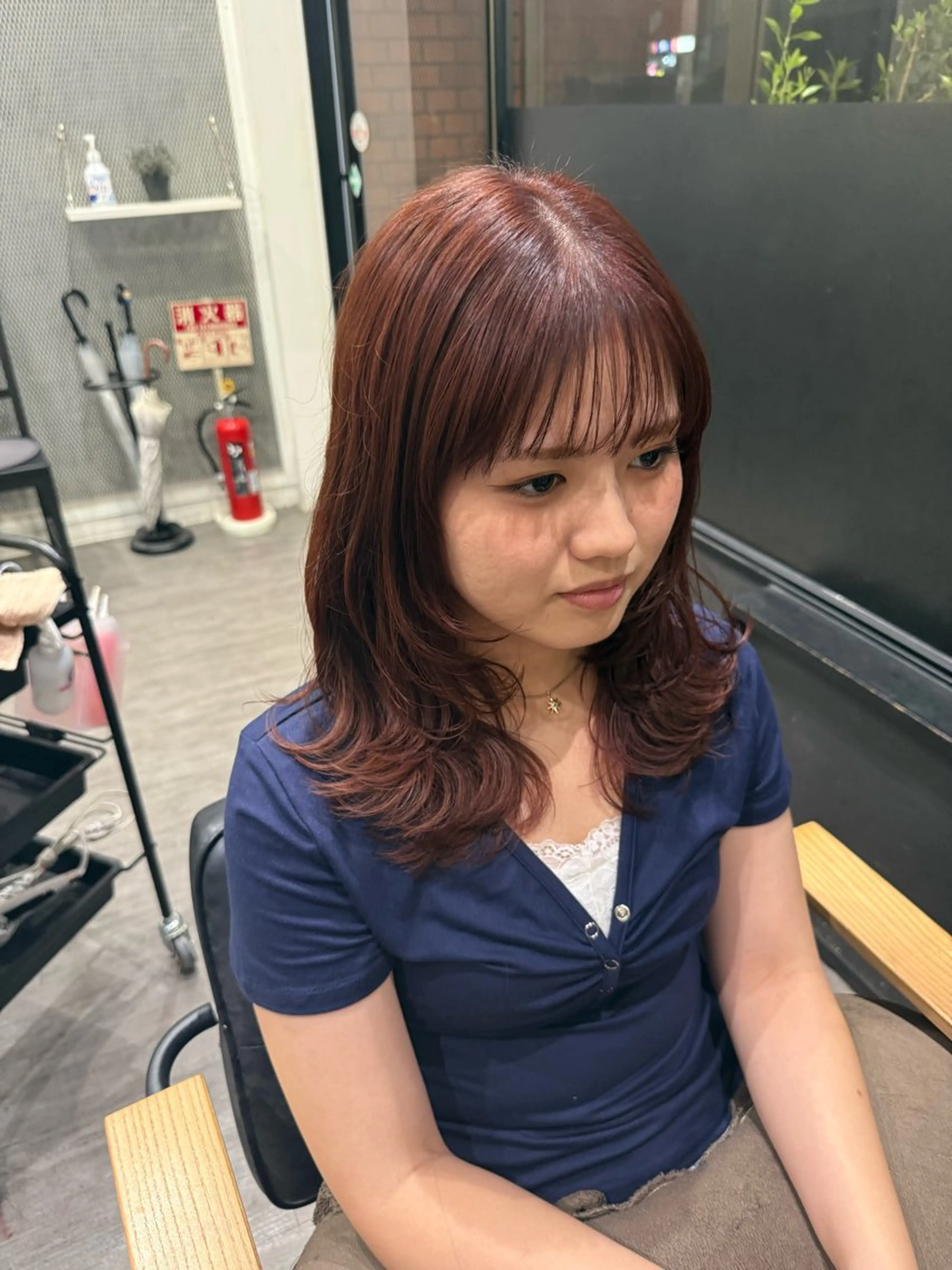 ミディアム カラー ブラウンカラー オレンジ オレンジブラウン レイヤーカット カット ヘアカラー トリートメント 上田 紗也のヘアスタイル