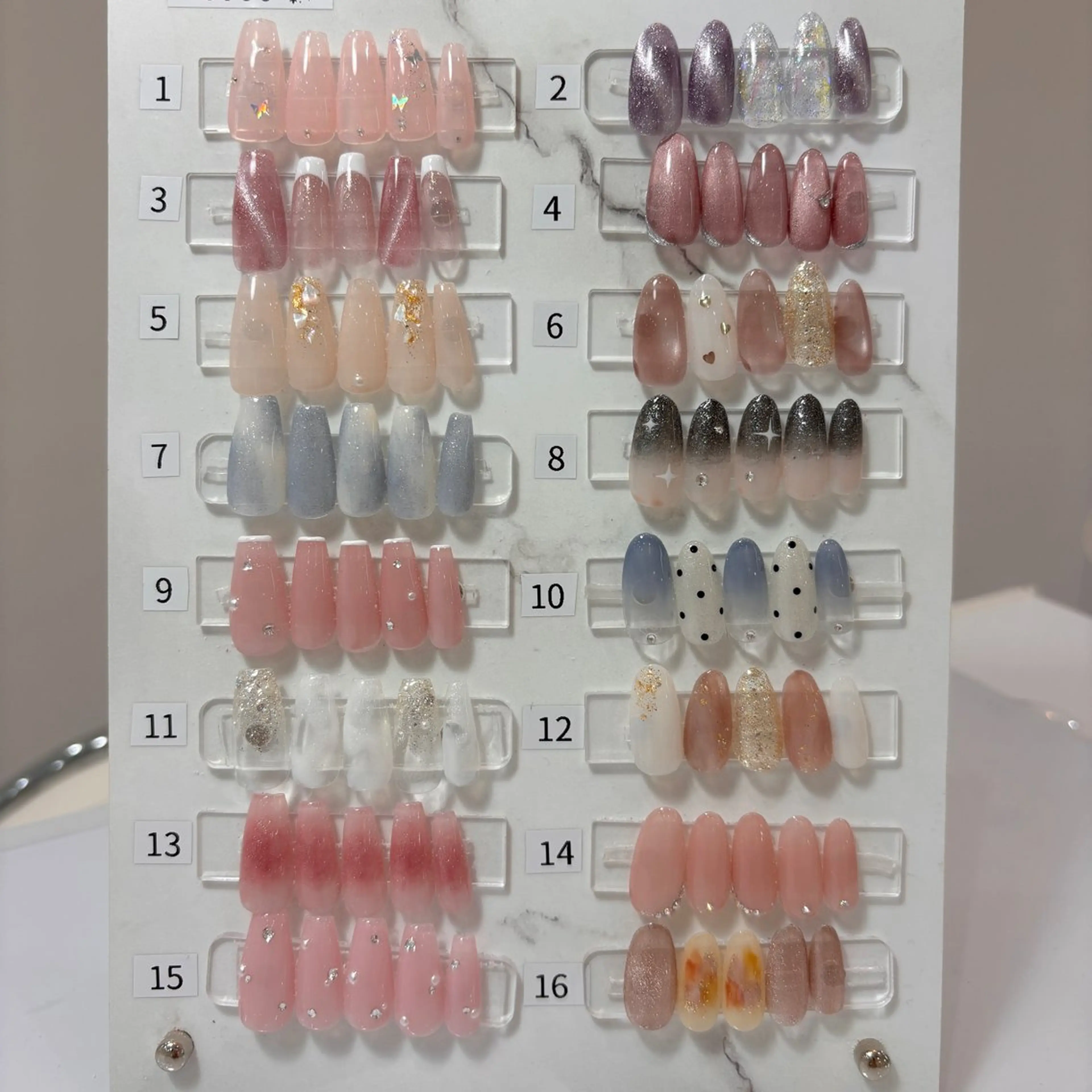 ネイル エルバイノリコ 岩崎のネイルデザイン