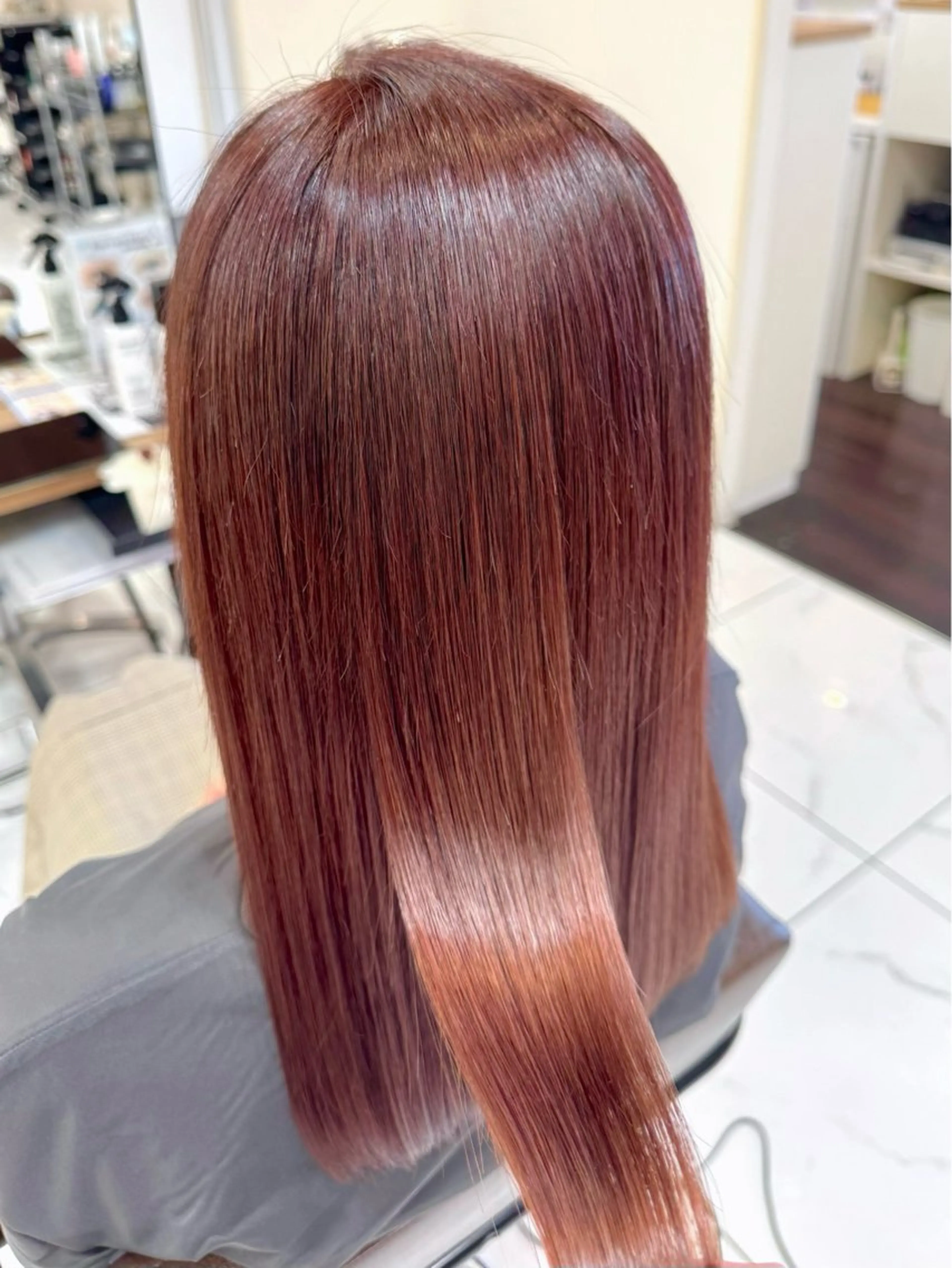 カラー 八木 菜美のヘアスタイル