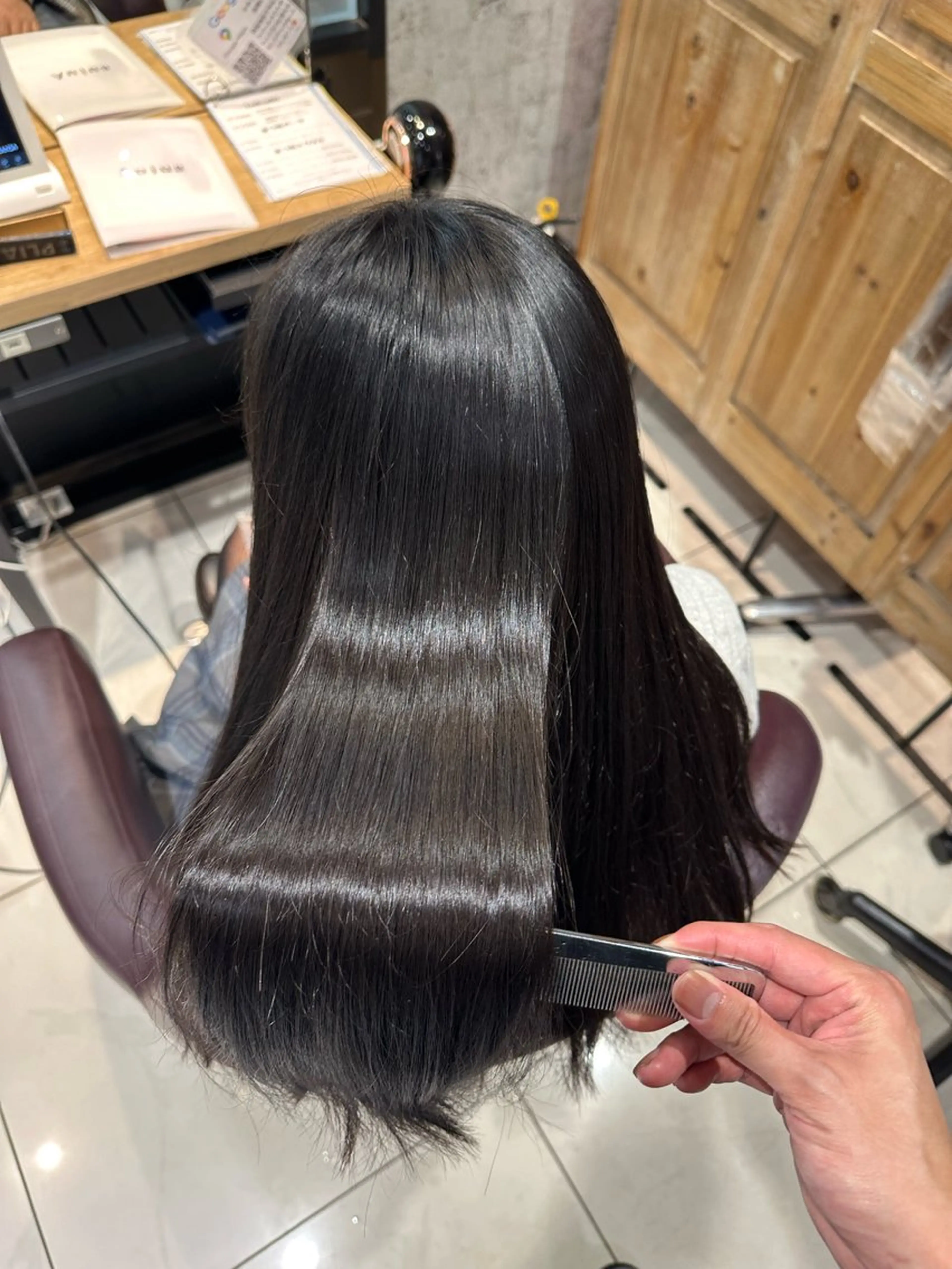 セミロング カラー パーマ カット ヘアカラー 縮毛矯正 髪質改善× ハイライト溝江のヘアスタイル