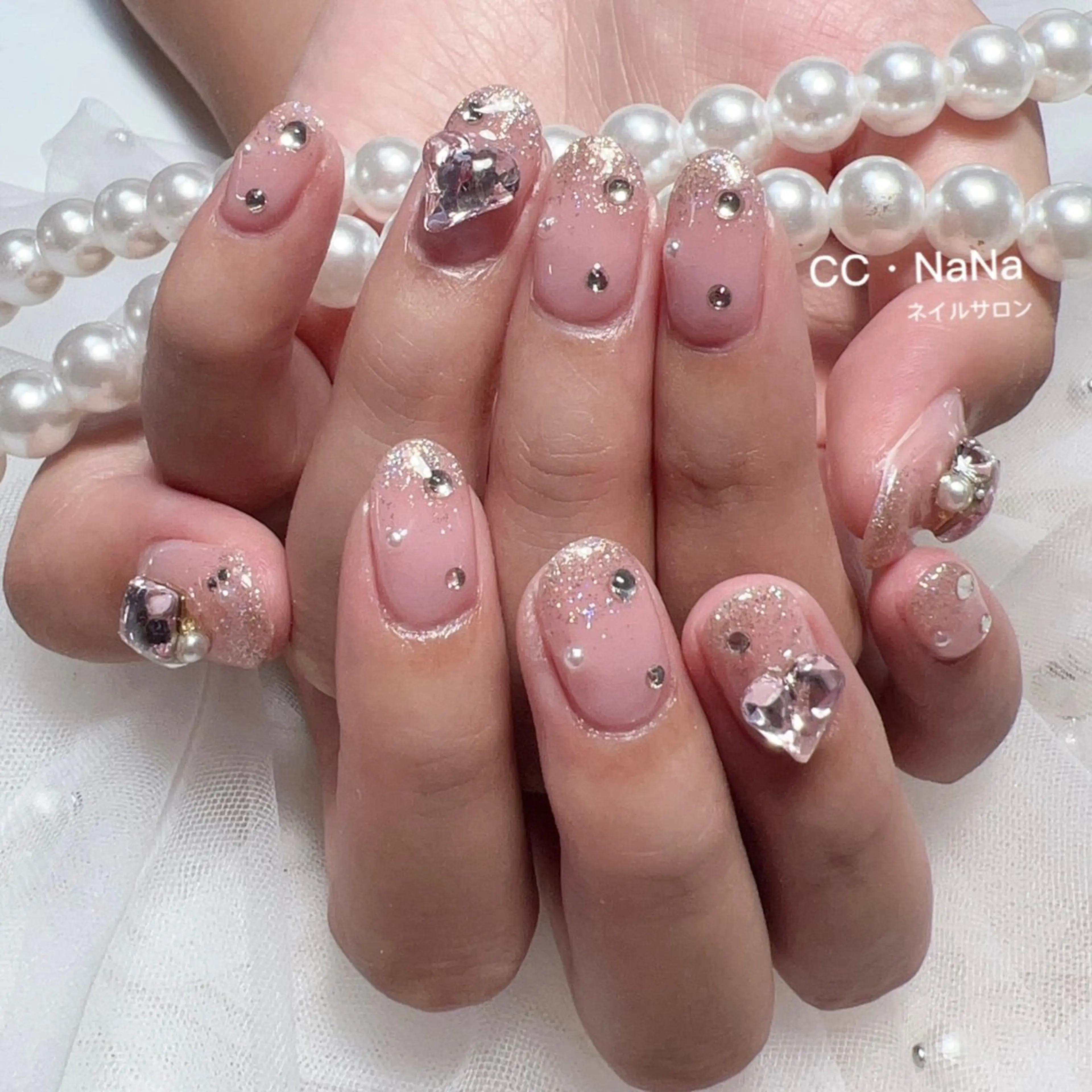 ネイル チークネイル フラッシュネイル ハート キラキラネイル 韓国ネイル ハンドネイル 💎CC・NaNa 韓国風ネイル🌙のネイルデザイン