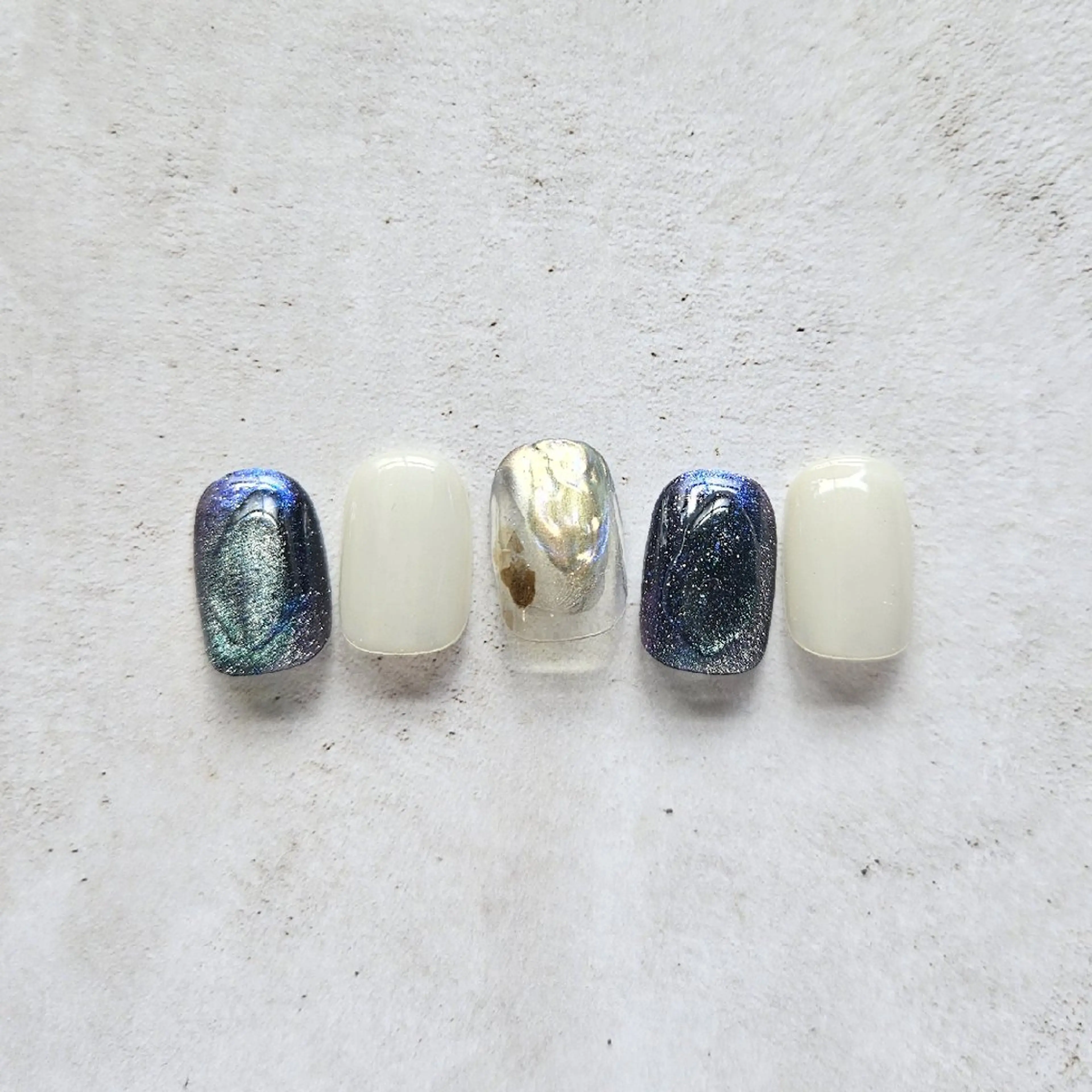 ネイル マグネットネイル ハンドネイル Nailsalon manoのネイルデザイン