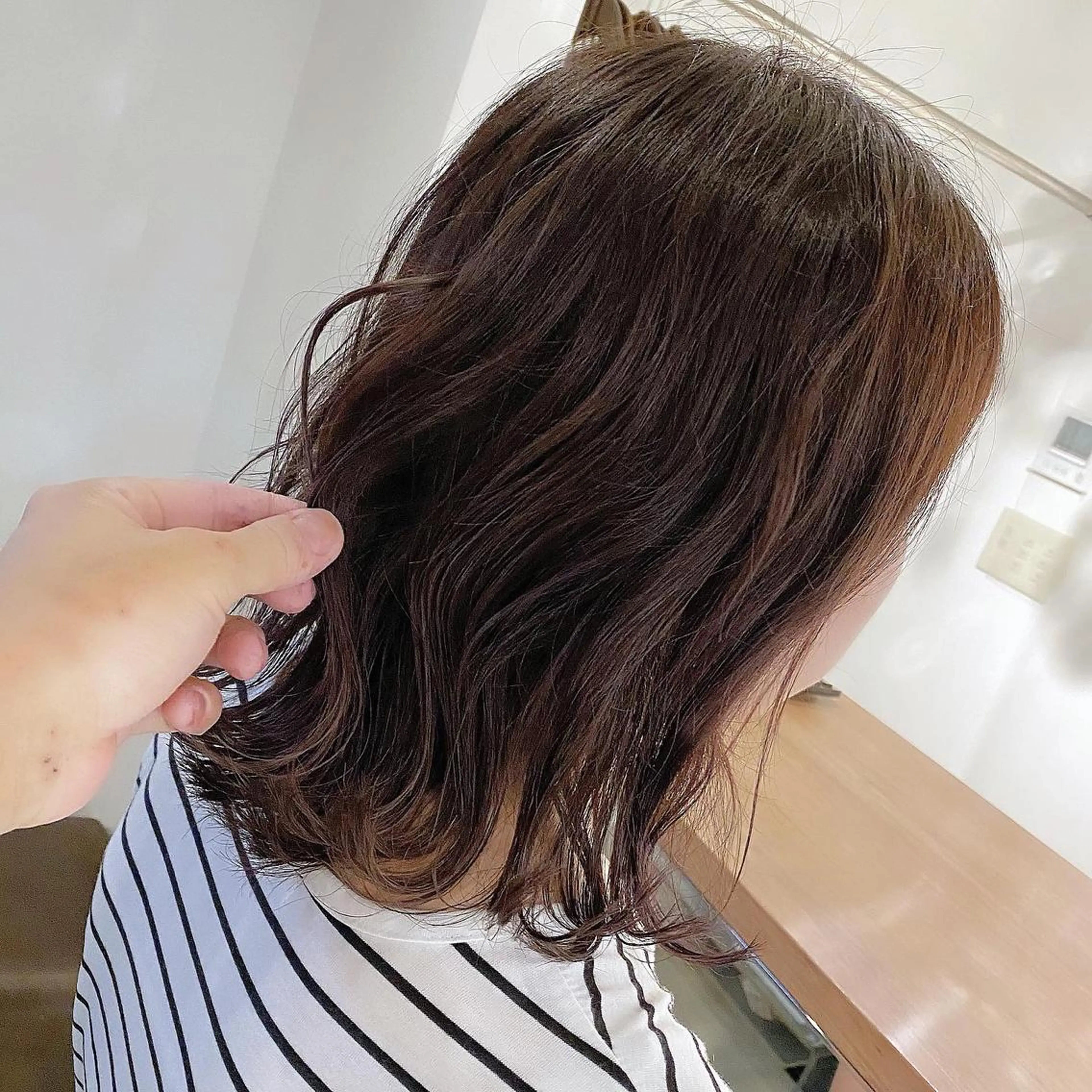 ミディアム カラー 切りっぱなしボブ ブラウンカラー バイオレットカラー バイオレットブラウン ボブ SALOWIN 池袋Suite店所属・髪質改善特化 安東駿介のヘアスタイル