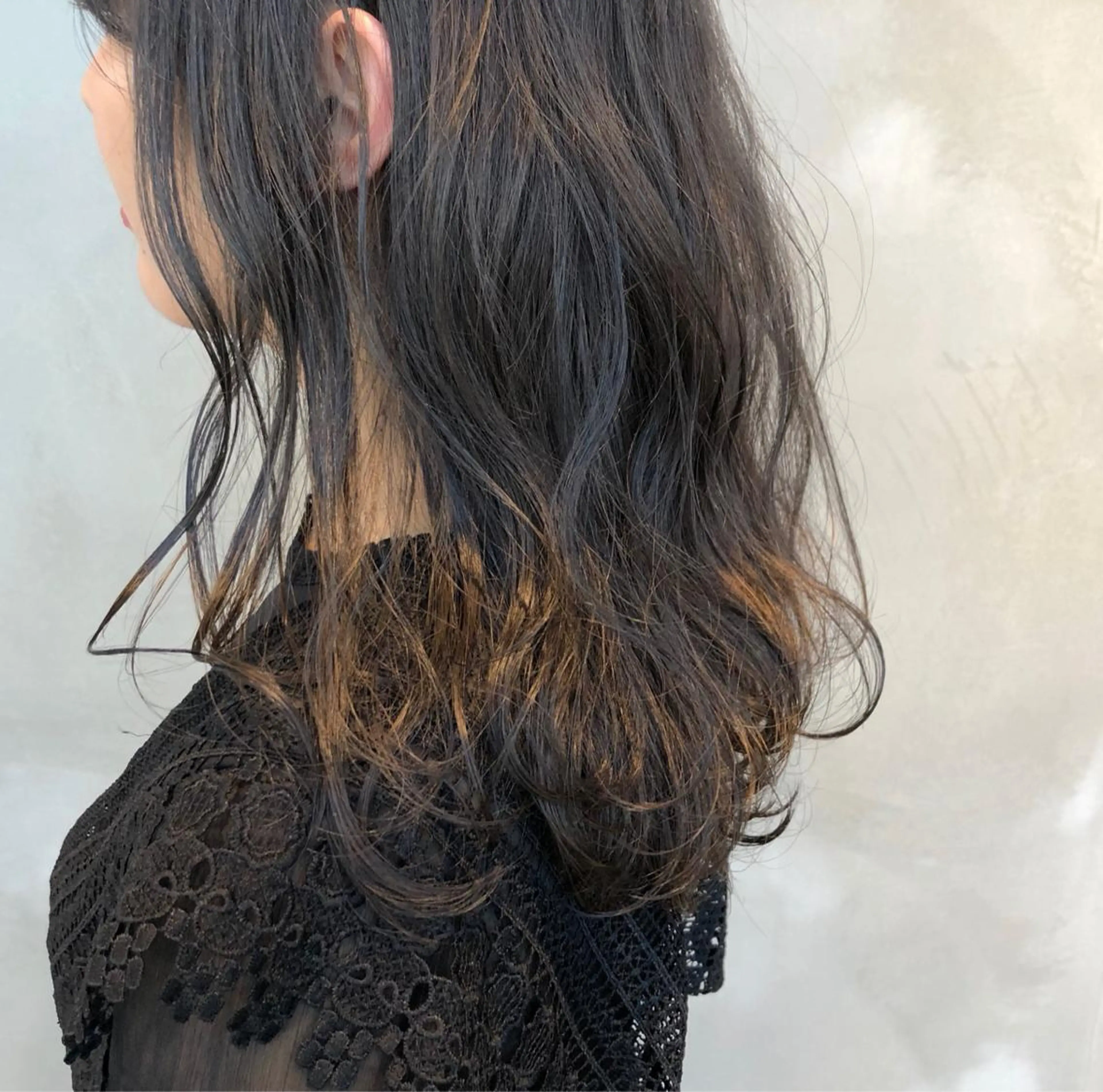 ミディアム アッシュ ヘアカラー トリートメント 顔周りcut・ご相談 ＝新宿しずく🇰🇷のヘアスタイル