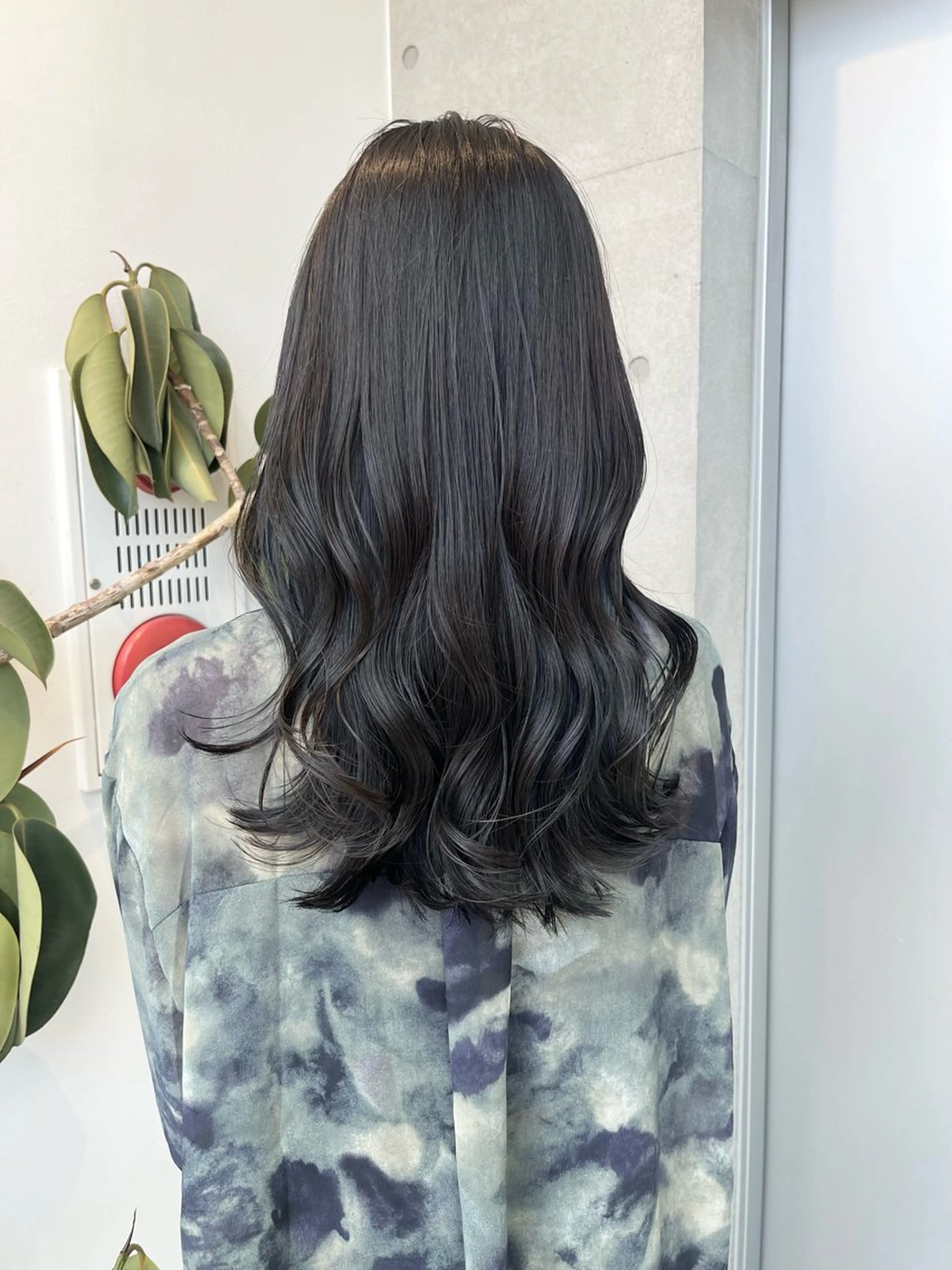 ロング カラー パーマ ヘアアレンジ カット ヘアカラー トリートメント ヘッドスパ ヘアセット 透明感/オリーブ/ グレージュ/YUKAのヘアスタイル