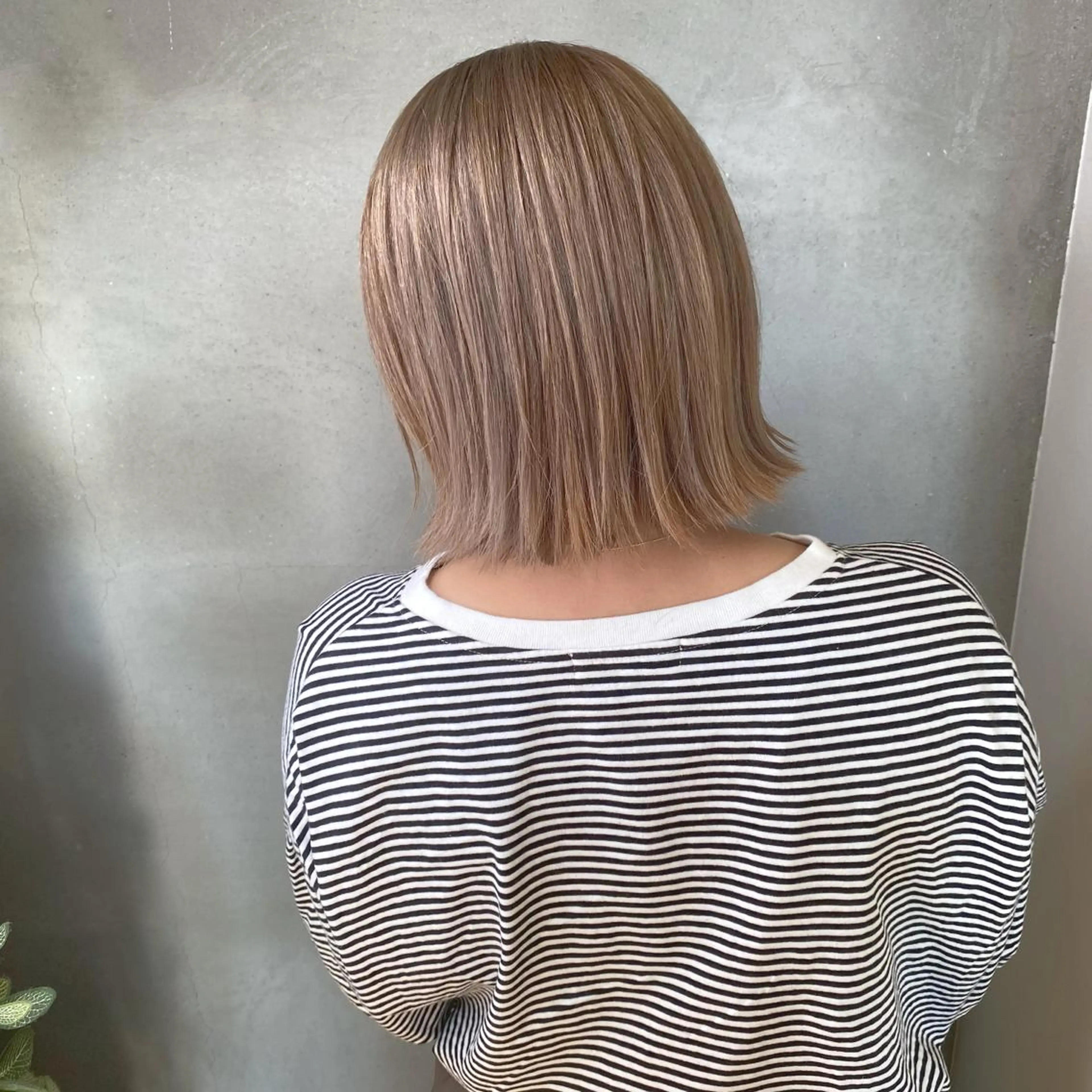 ミディアム カラー ブロンド ホワイトブロンド La fith hair Glanz 桂店所属・内藤 夏樹のヘアスタイル