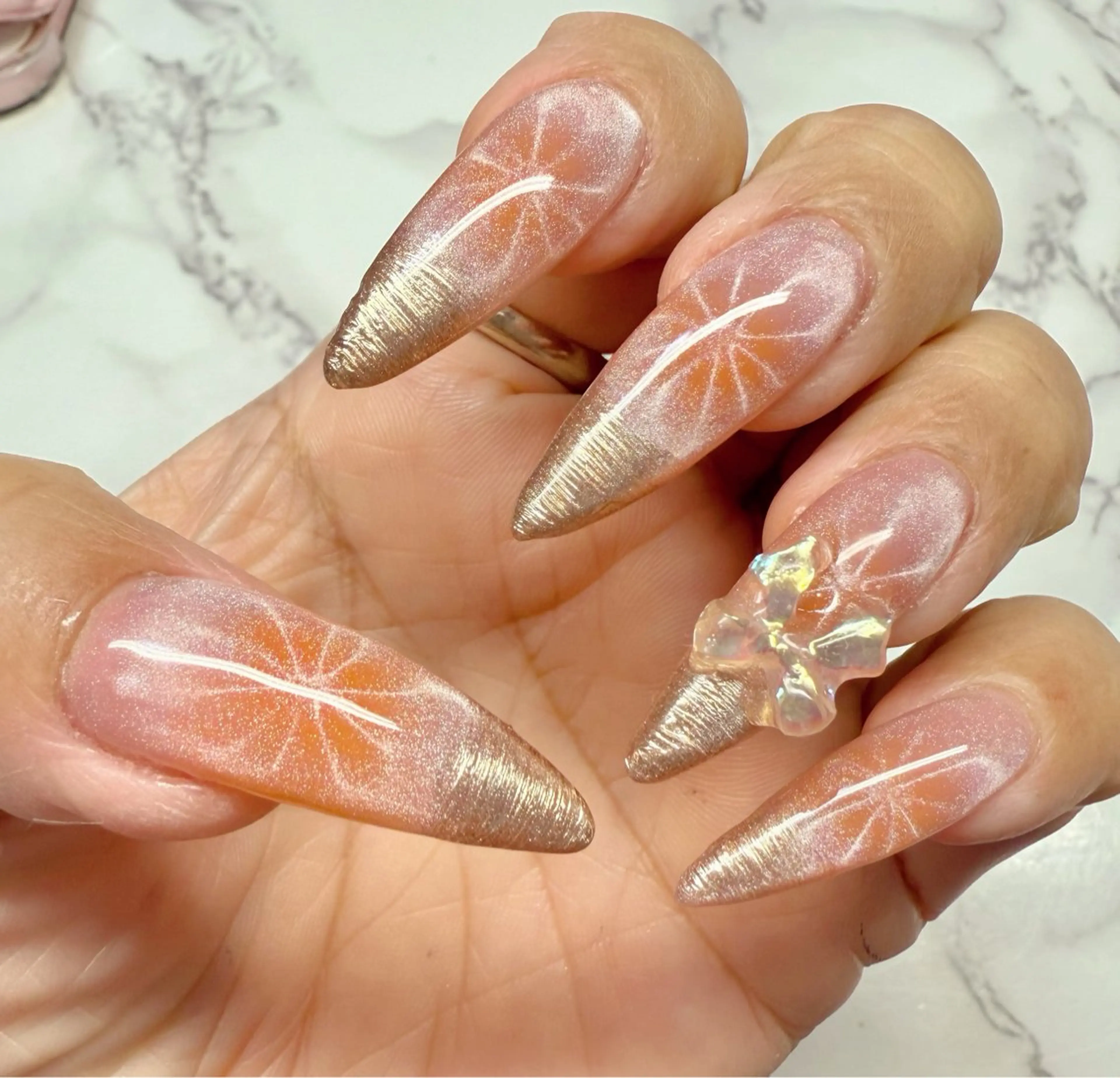 ネイル アートネイル チークネイル フレンチネイル キラキラネイル ラメ(グリッター) M.N_ nailのネイルデザイン