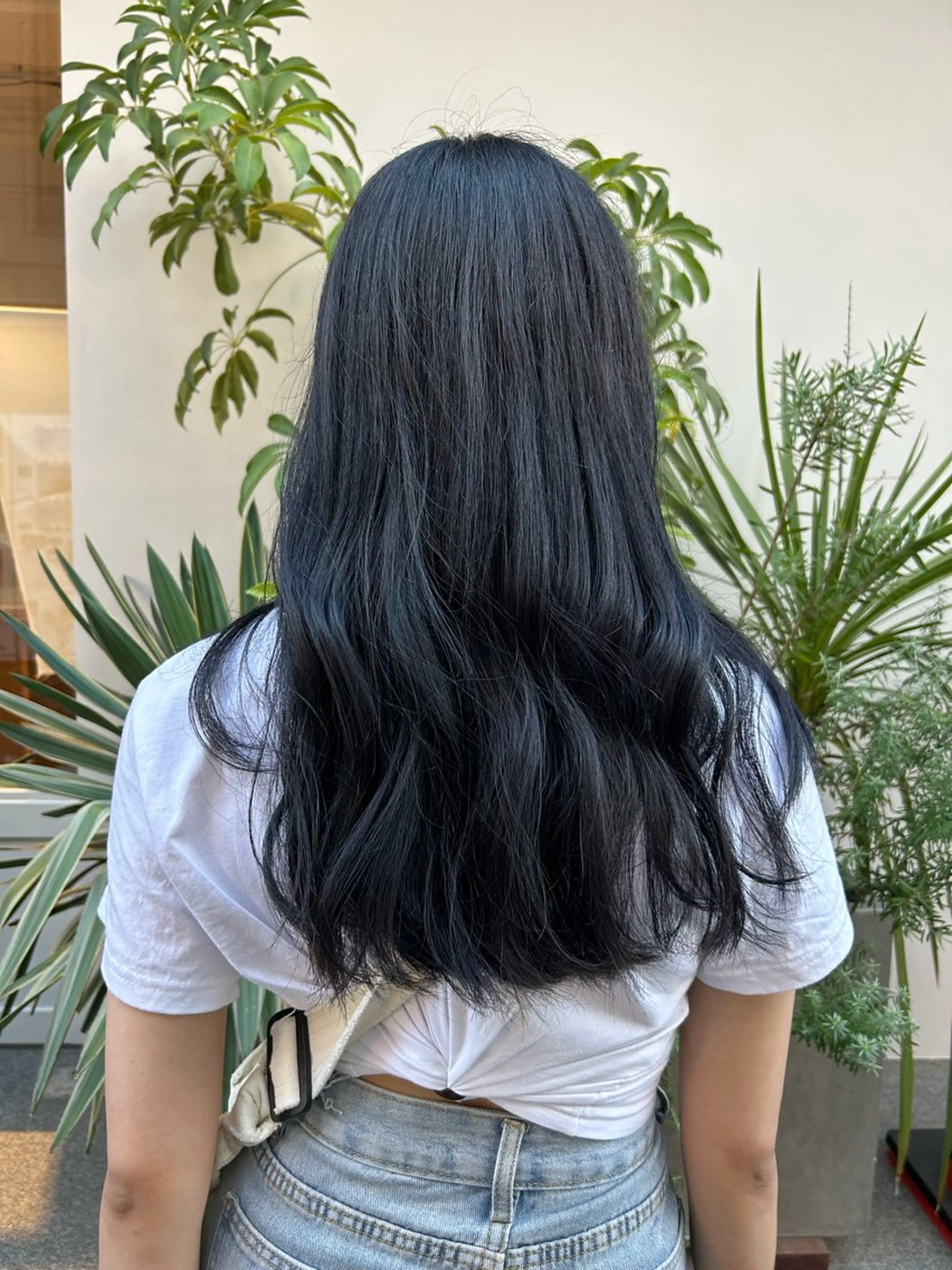 ロング カラー 黒髪 ブルーカラー ブルーブラック レイヤー×初 パーマ|hinakoのヘアスタイル