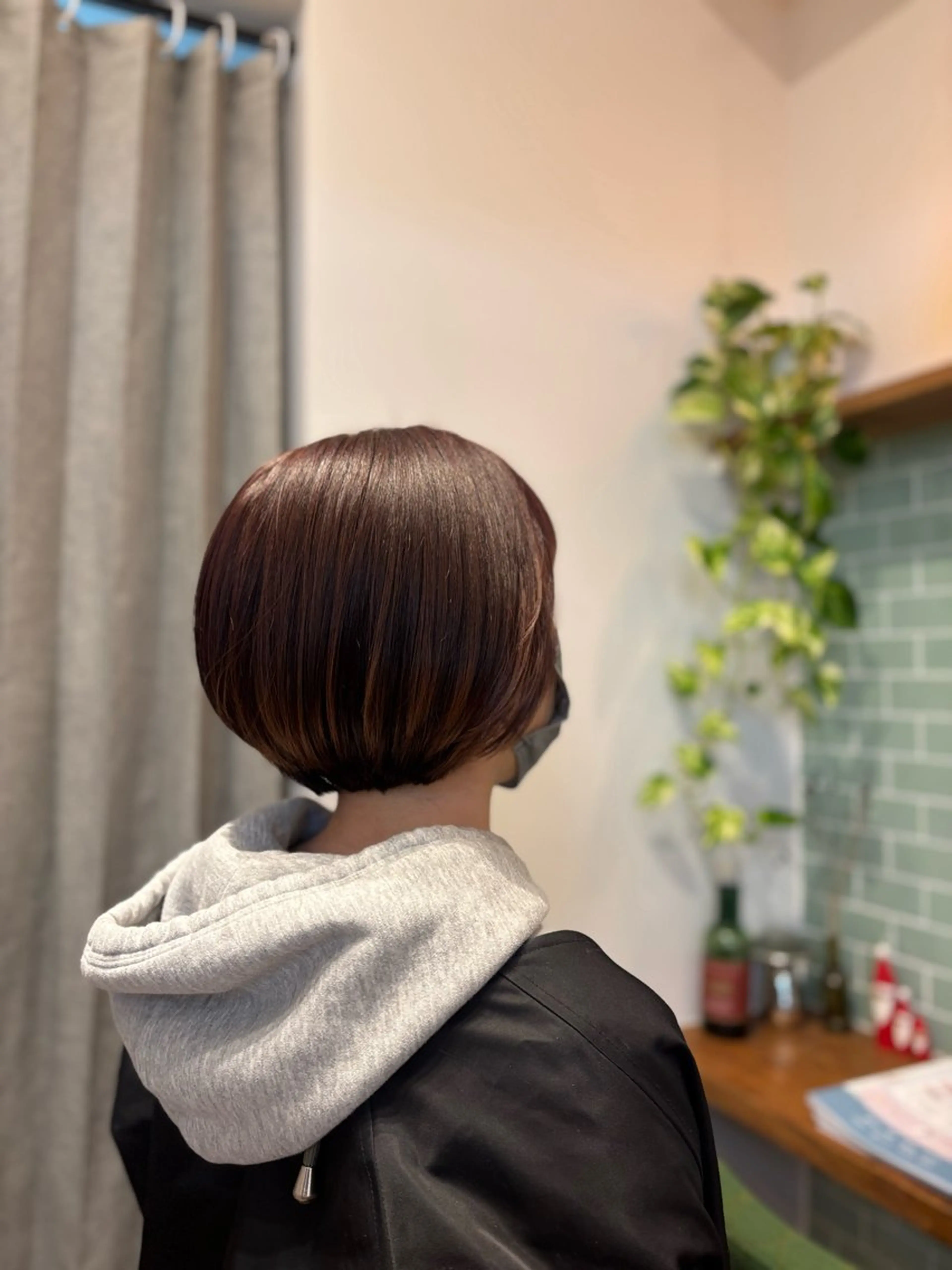 ショート カラー ブラウンカラー ボブ カネコ ナナミのヘアスタイル