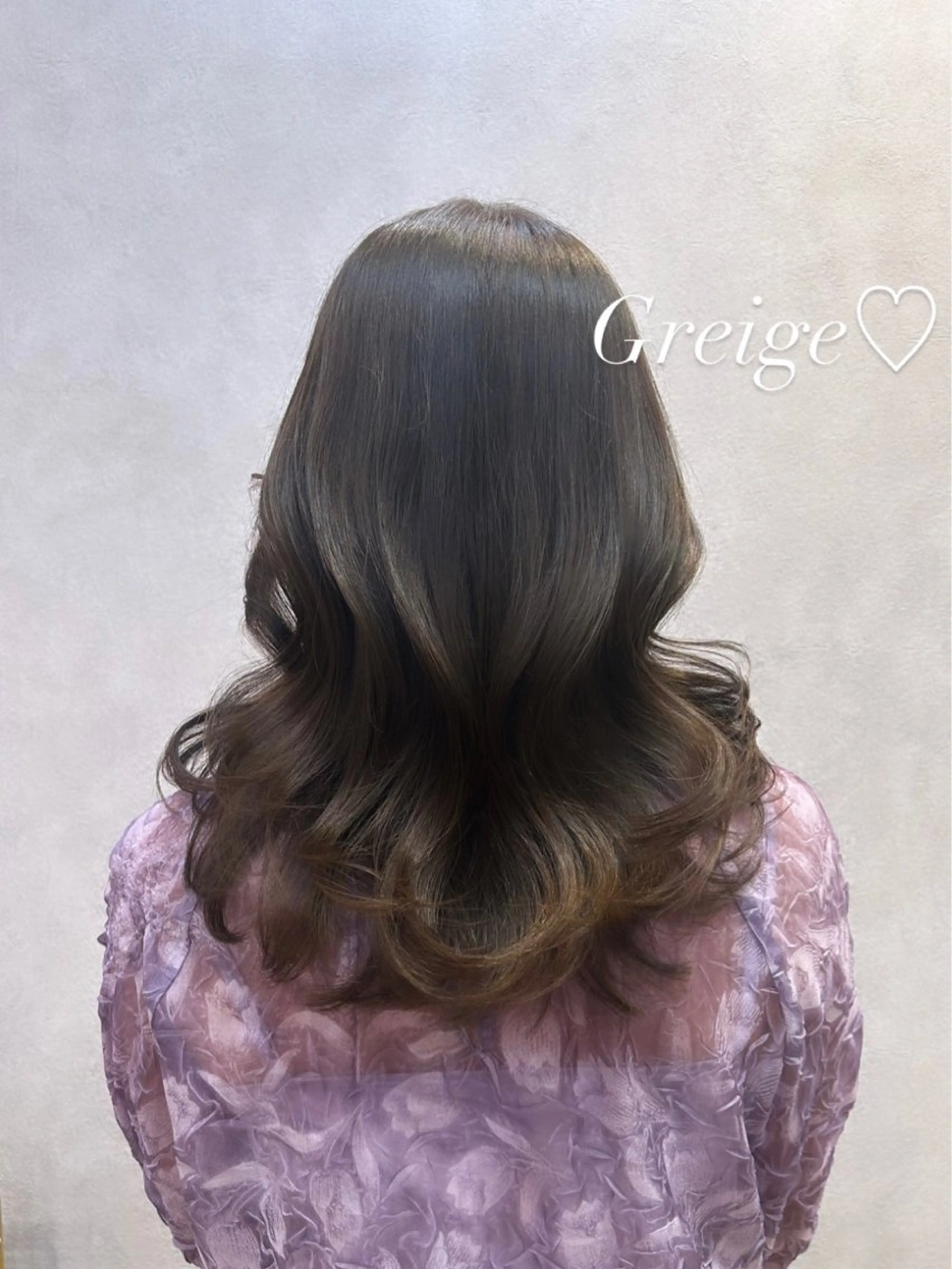 ミディアム カラー ヘアアレンジ 透明感カラー グレージュ 韓国風ヘア レイヤーカット 🩷韓国ヘア/ヨシン モリ🩷Maikaのヘアスタイル