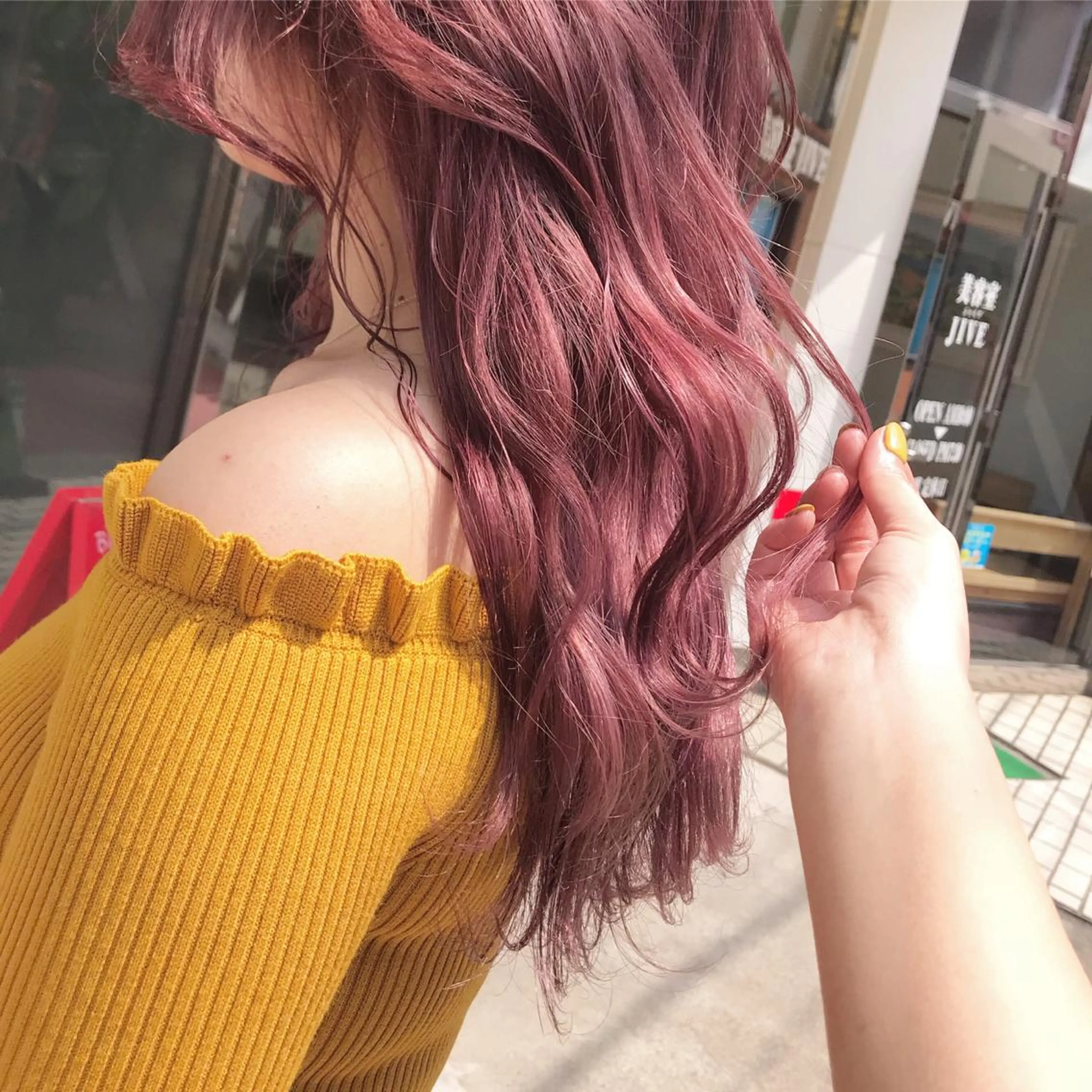 ロング カラー uru"所属・uru" すずきさゆりのヘアスタイル