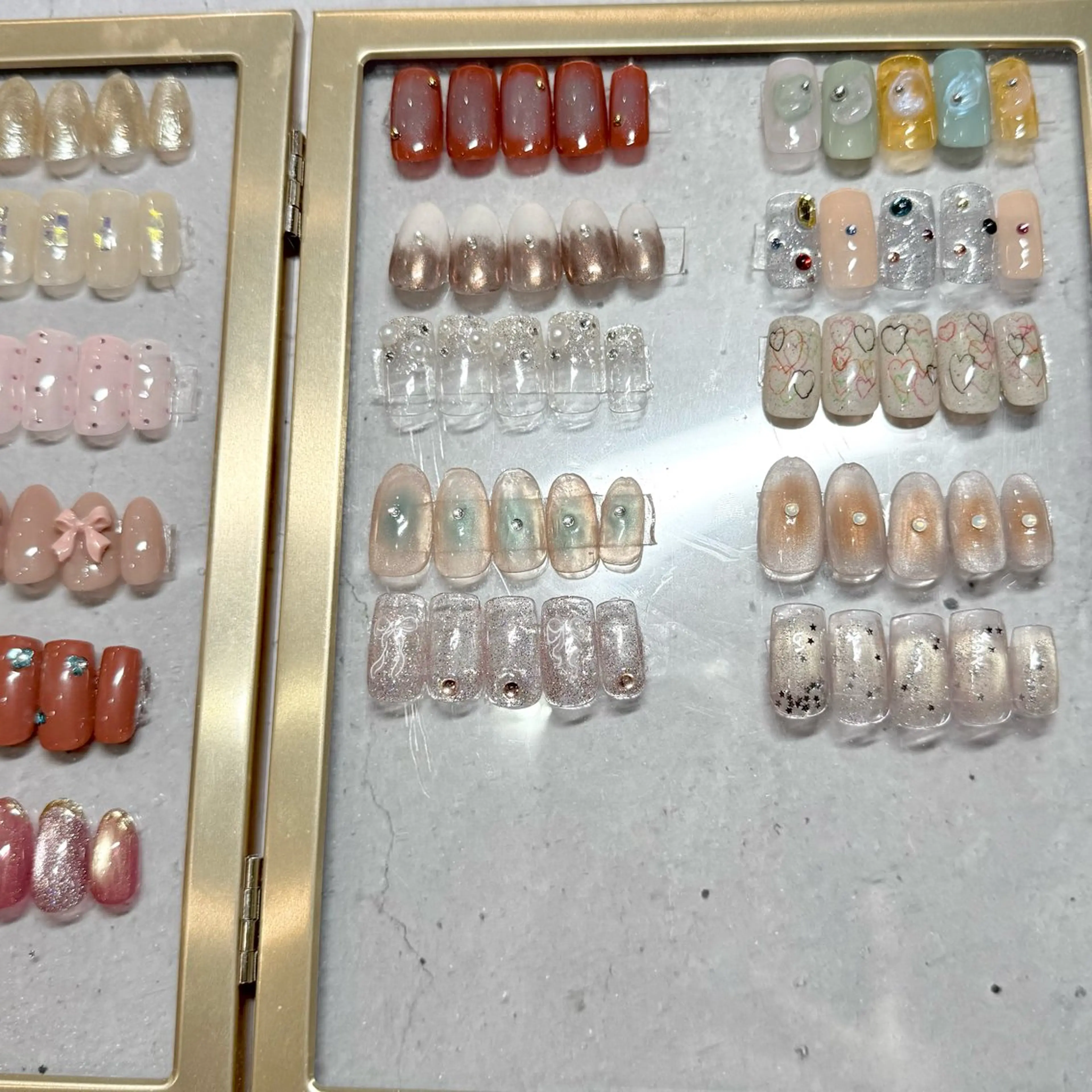 ネイル ハンドネイル chika .のネイルデザイン