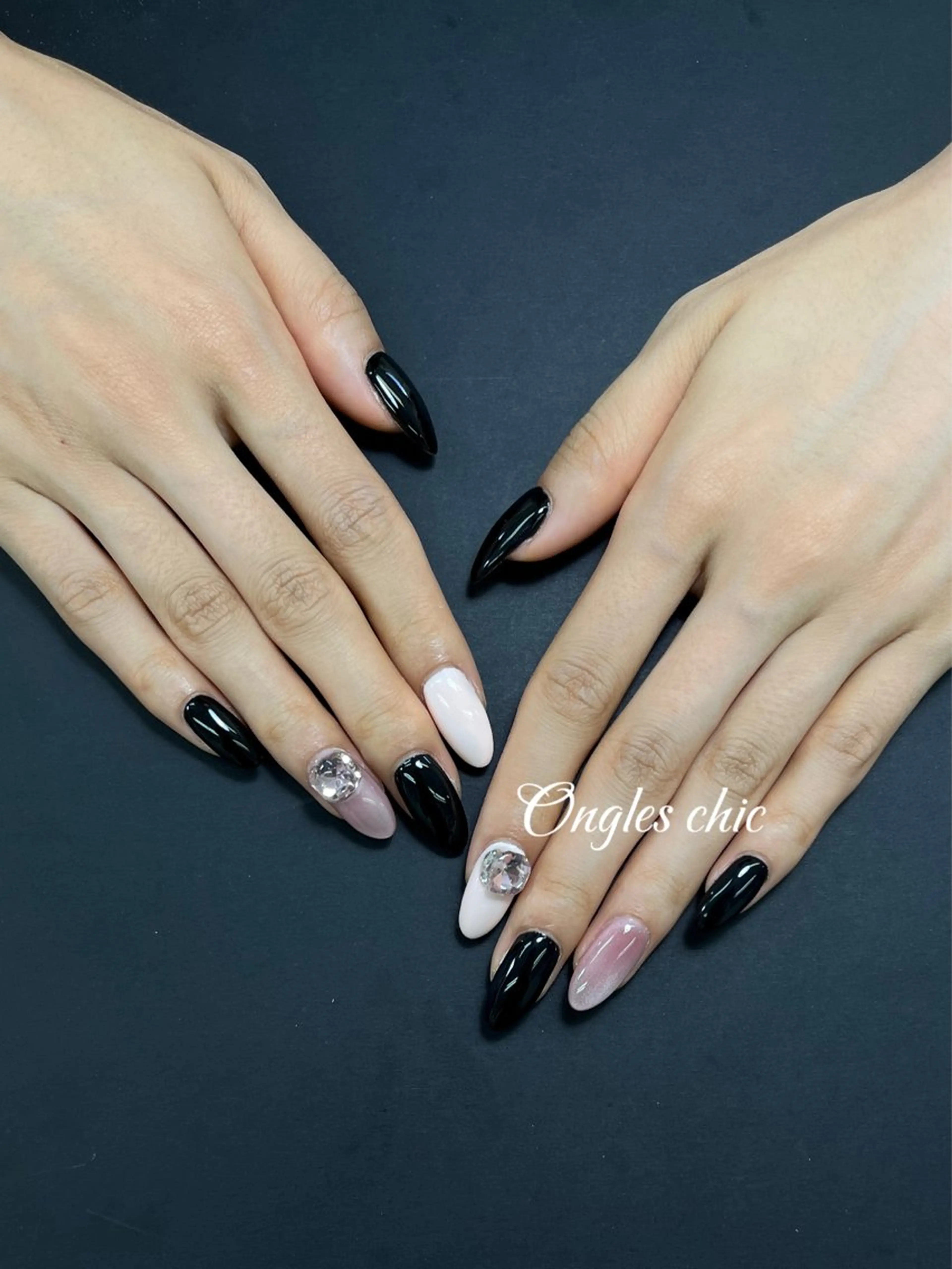 ネイル ハンドネイル ongles chicのネイルデザイン