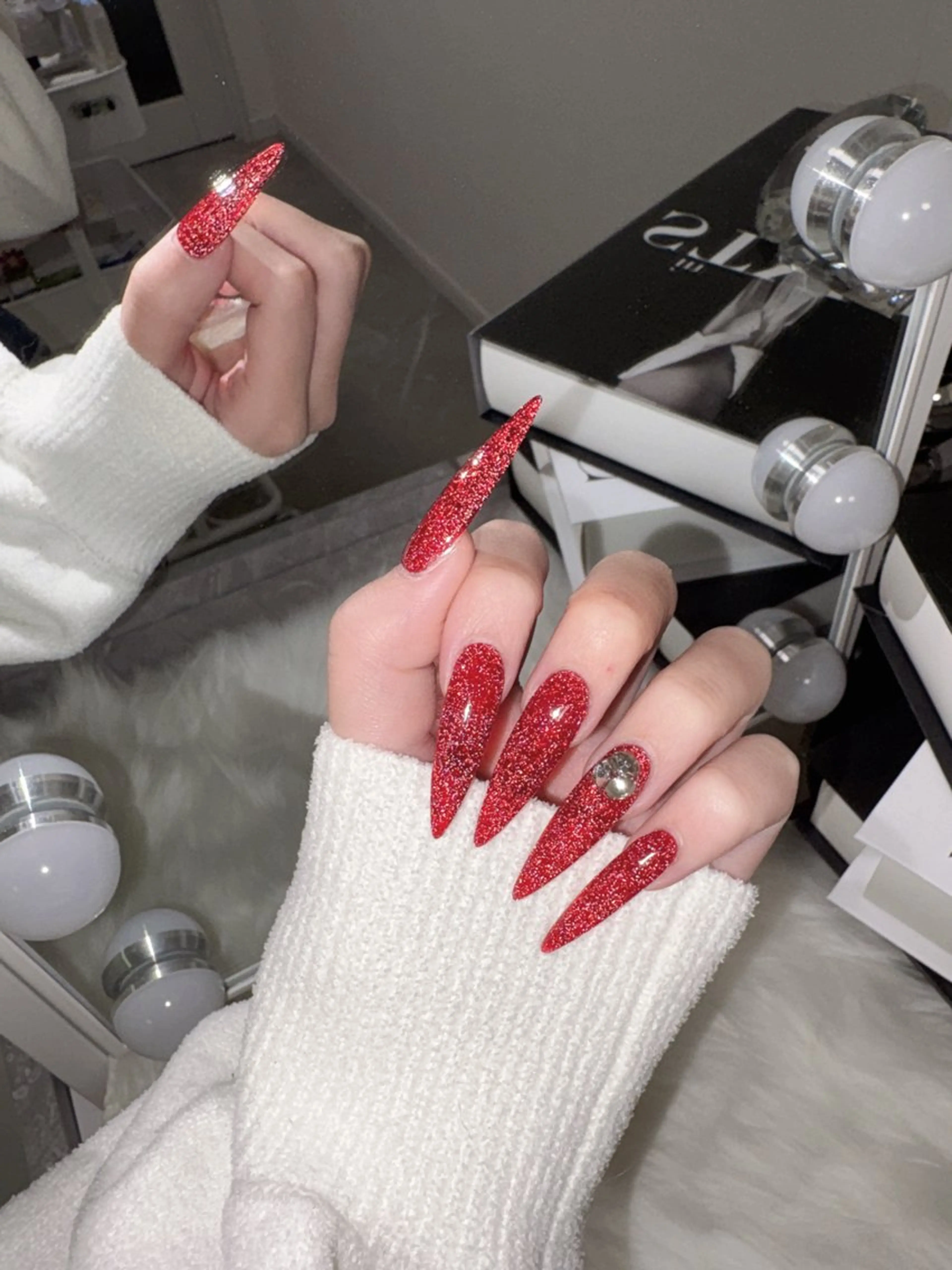 ネイル ハンドネイル be+所属・be +のネイルデザイン