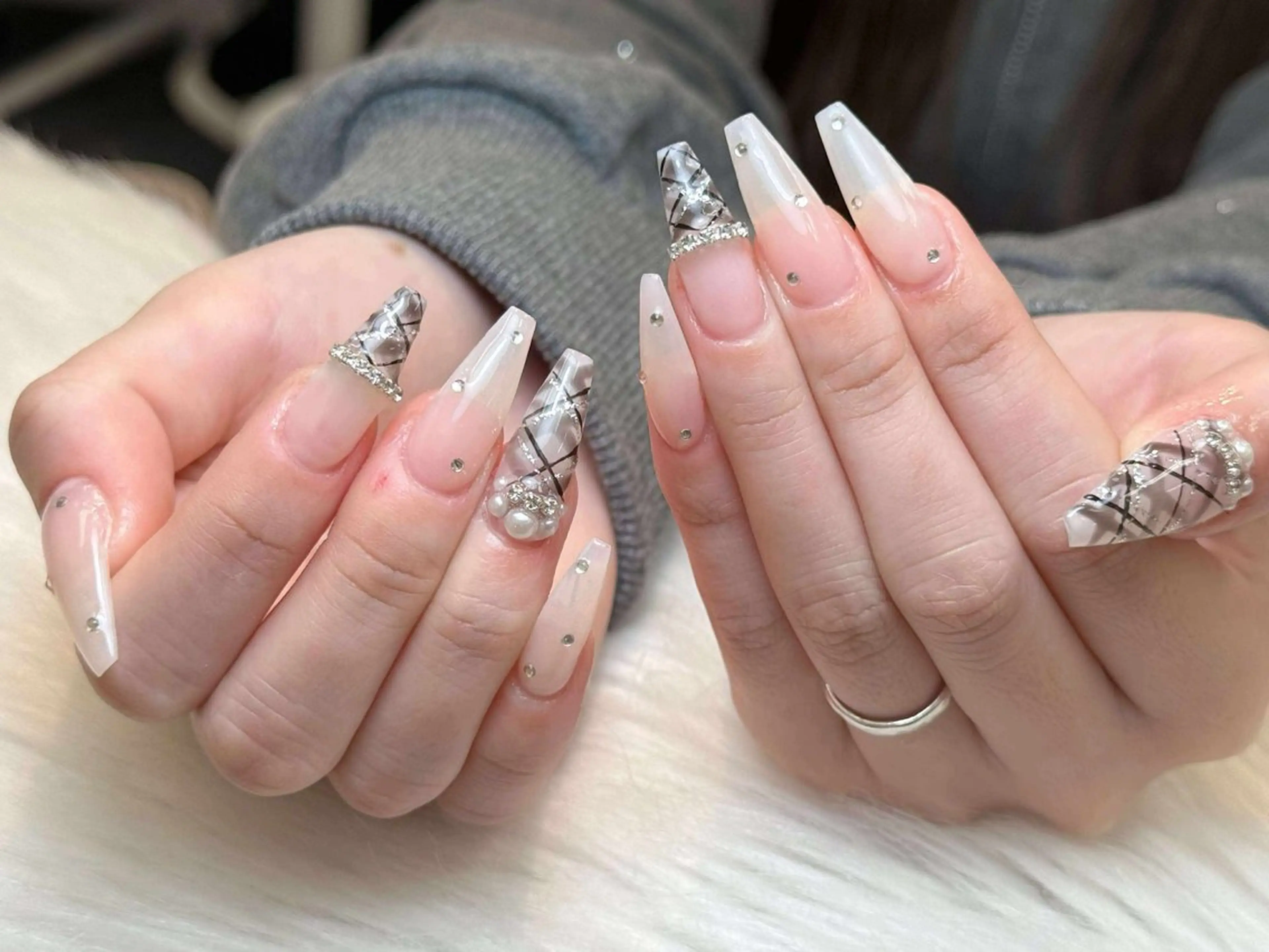 ネイル アートネイル 成人式 ジェルネイル ニュアンスネイル 夏ネイル ハンドネイル Jenn Nail Salonのネイルデザイン
