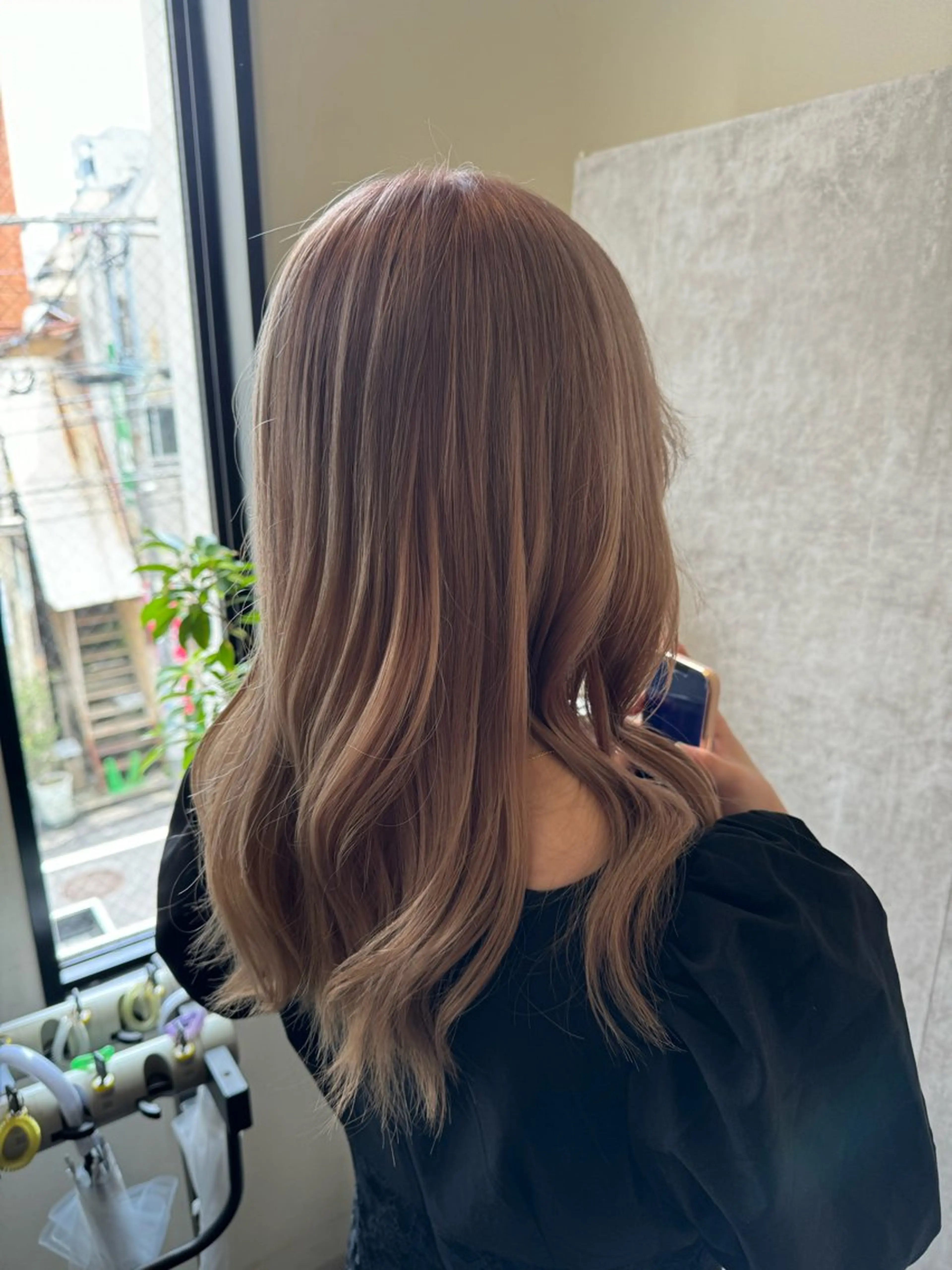 ロング カラー ヘアカラー ラウンドマッシュ/ニ アンスシャドウパーマのヘアスタイル
