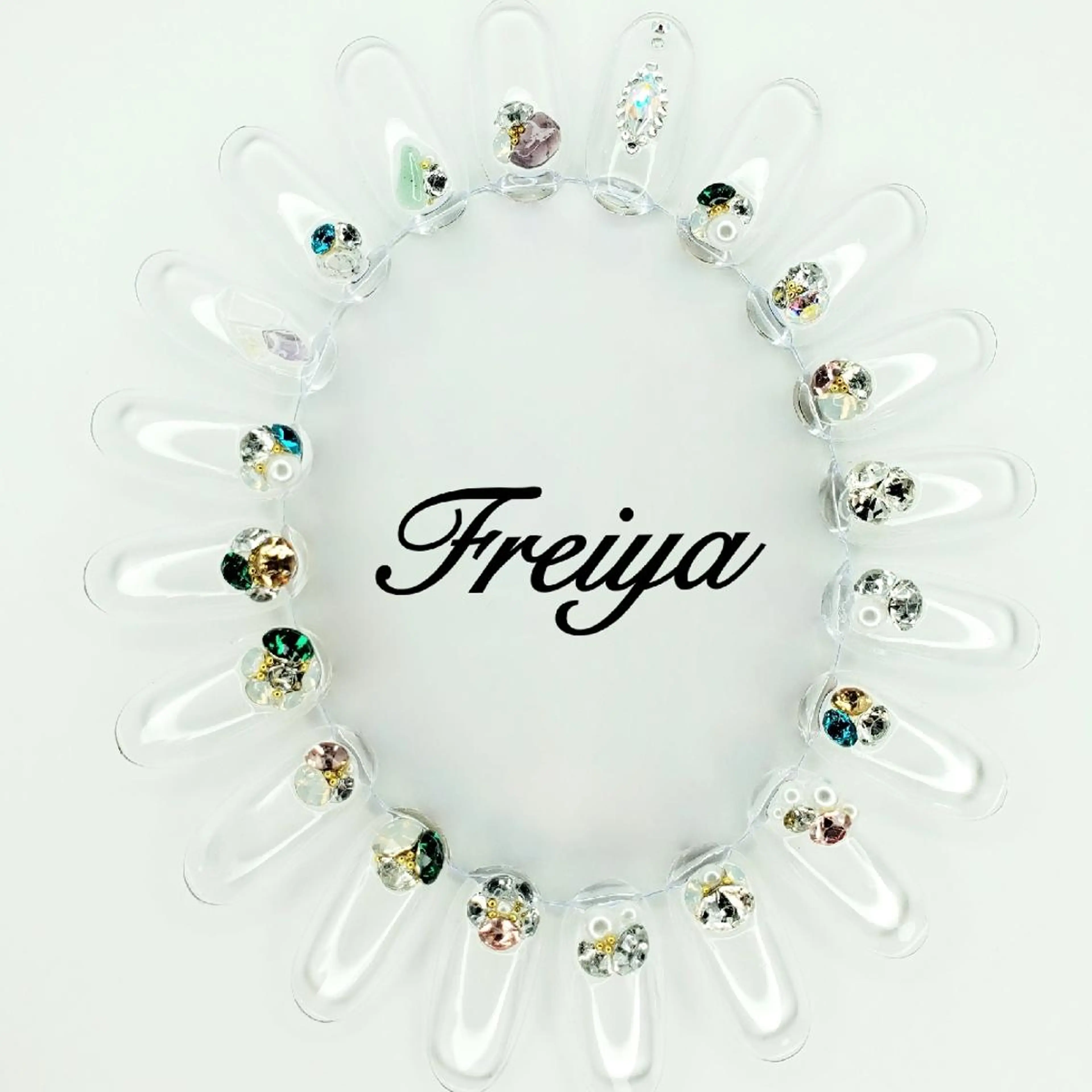 ネイル FREIYA所属・FREIYA マツエク、ネイルの眉毛・アイブロウイメージ