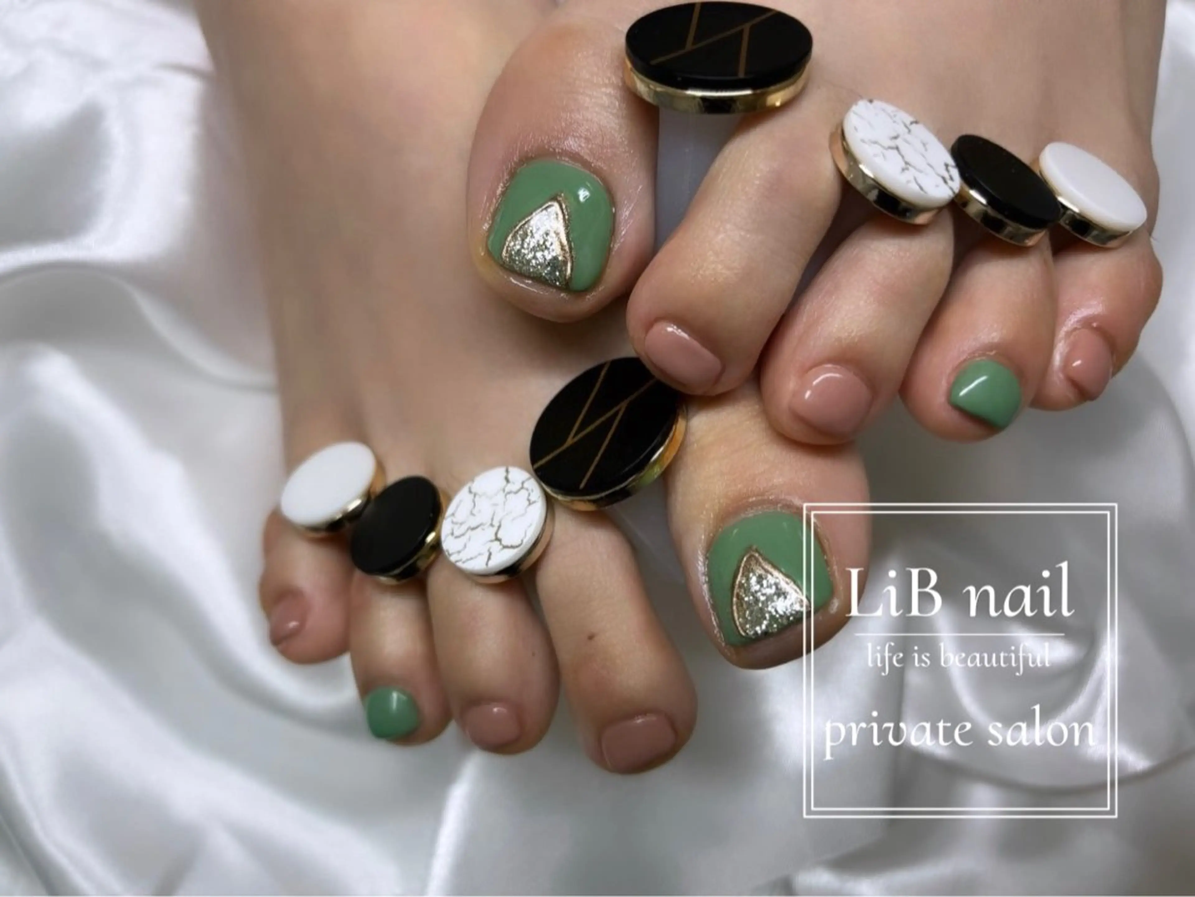 ネイル フットネイル LiB nailのネイルデザイン