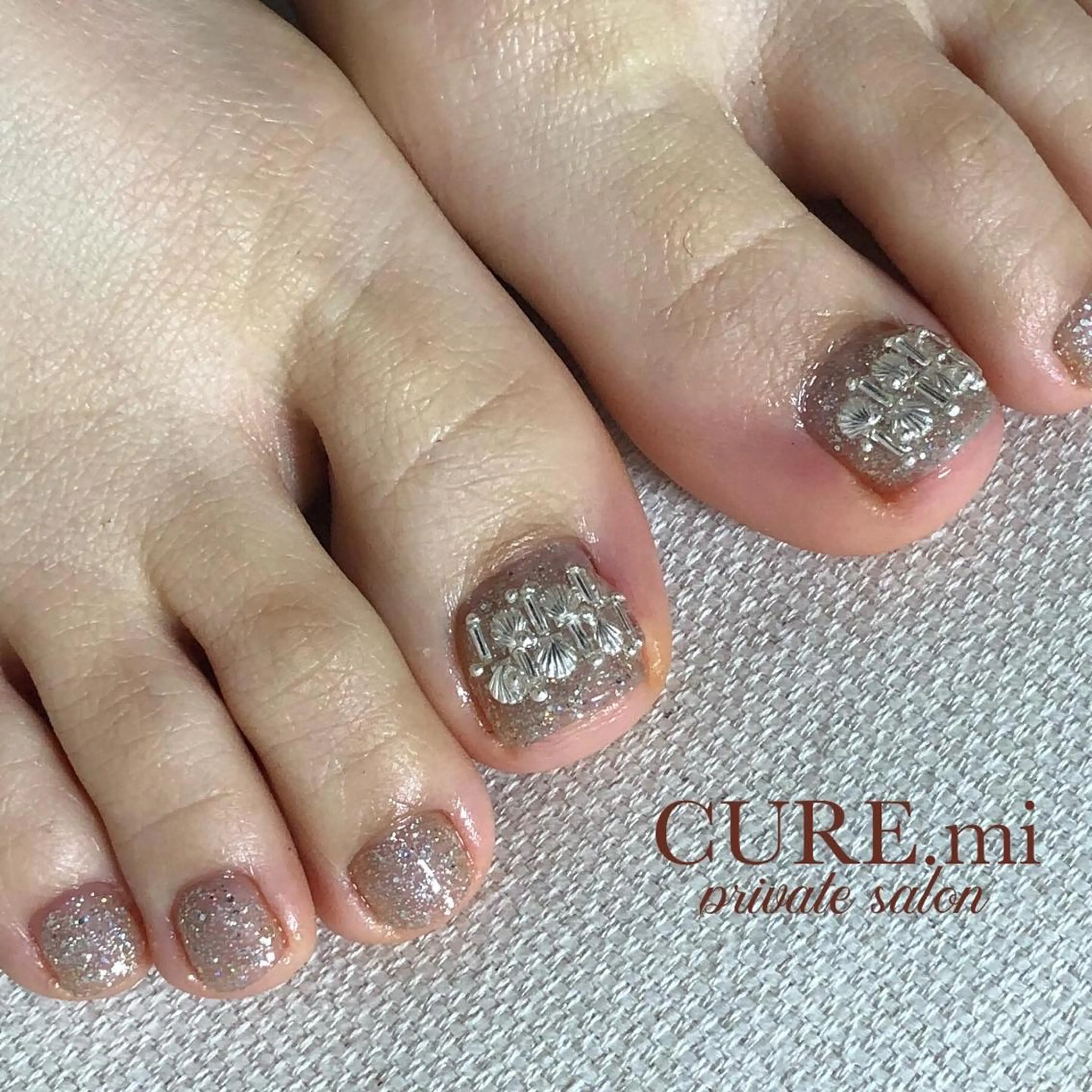 ネイル オーロラネイル フットネイル シルバー 冬ネイル クリスマス フットネイル 伊藤 美香のその他イメージ