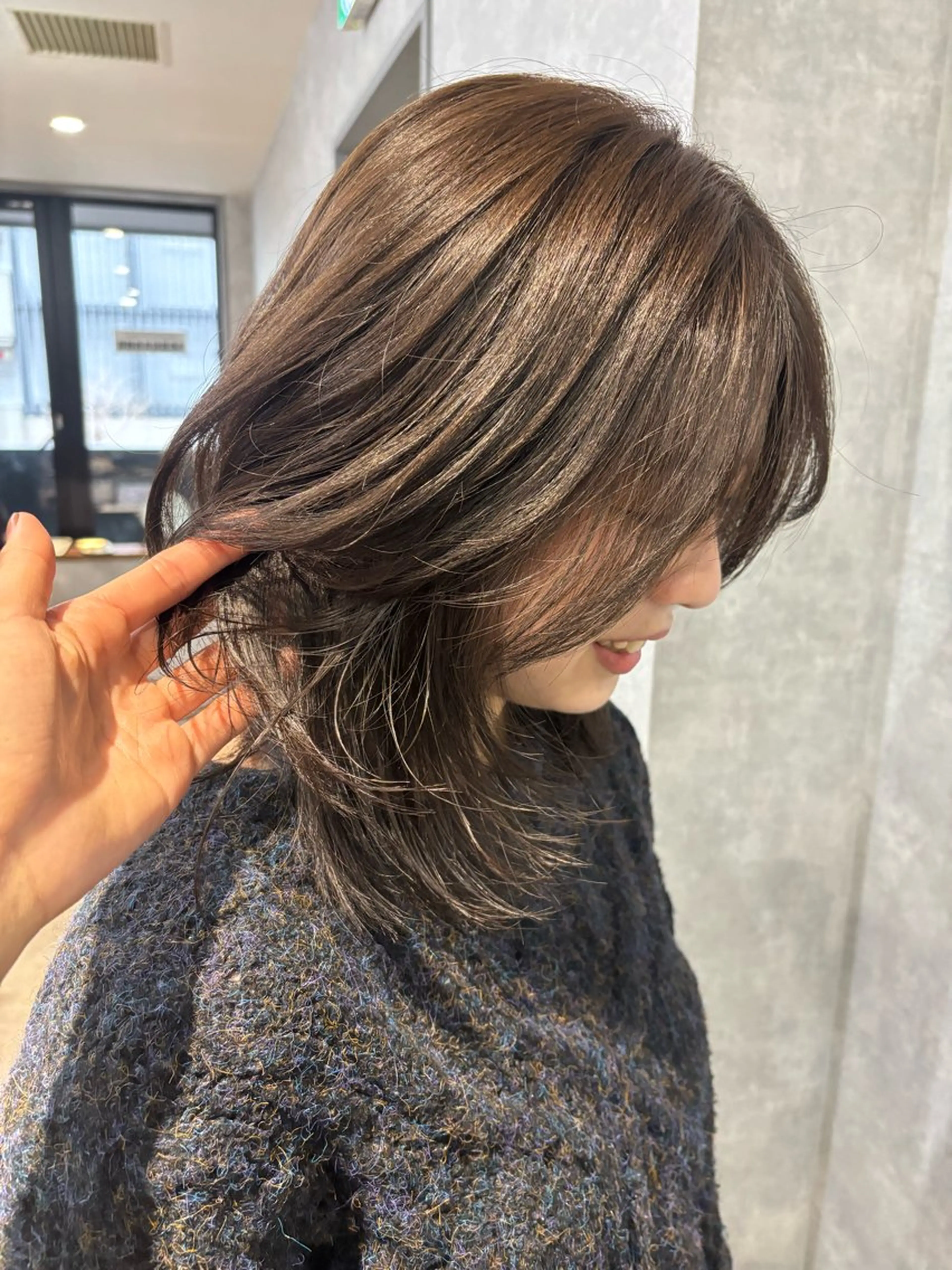 ミディアム カット ヘアカラー トリートメント 🌐NATSUMI 🌐【寒色カラー】のヘアスタイル