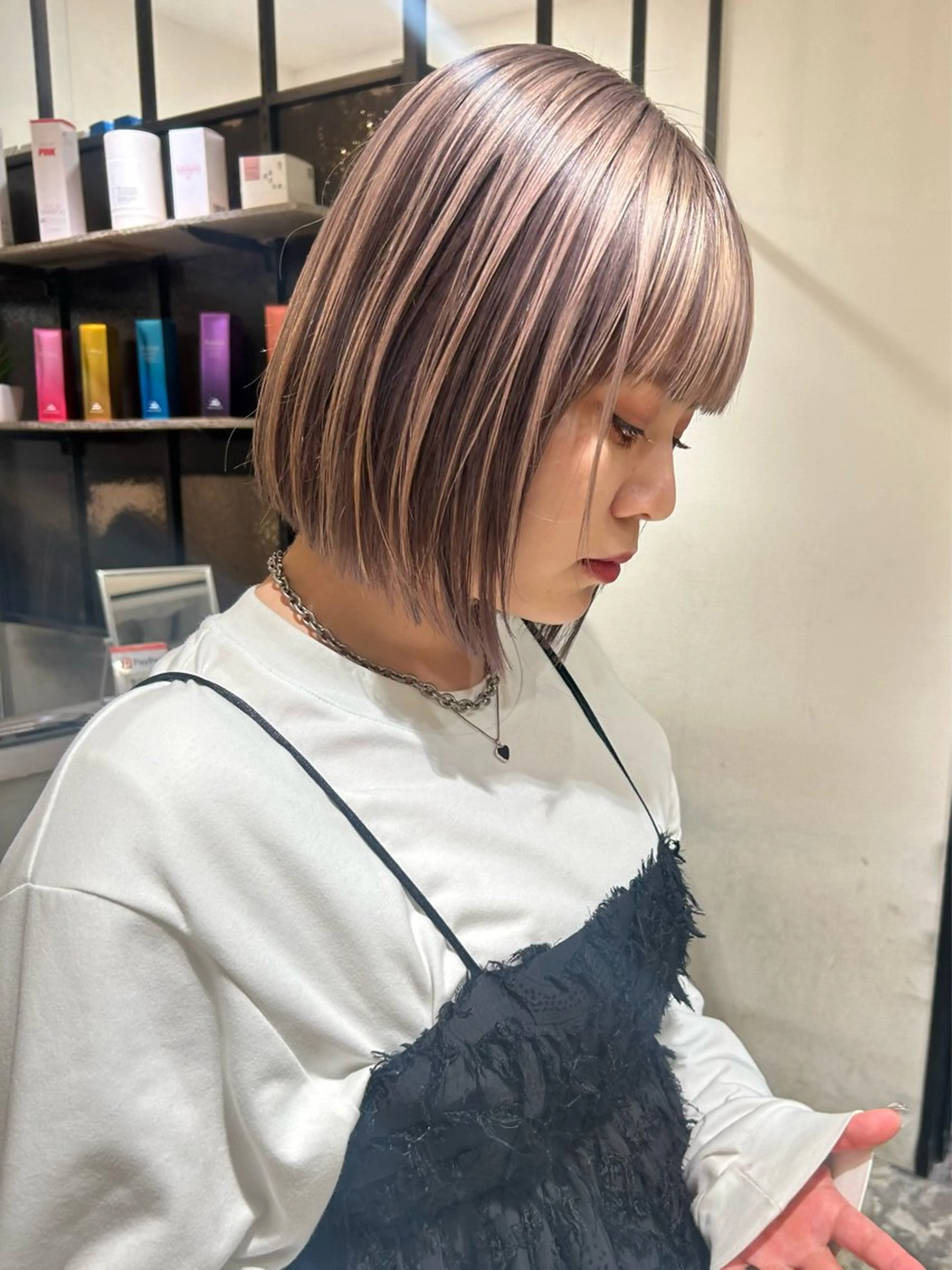 ショート カラー ブリーチ カット ヘアカラー トリートメント Loom.所属・村上雅人 ナチュラルモードのヘアスタイル