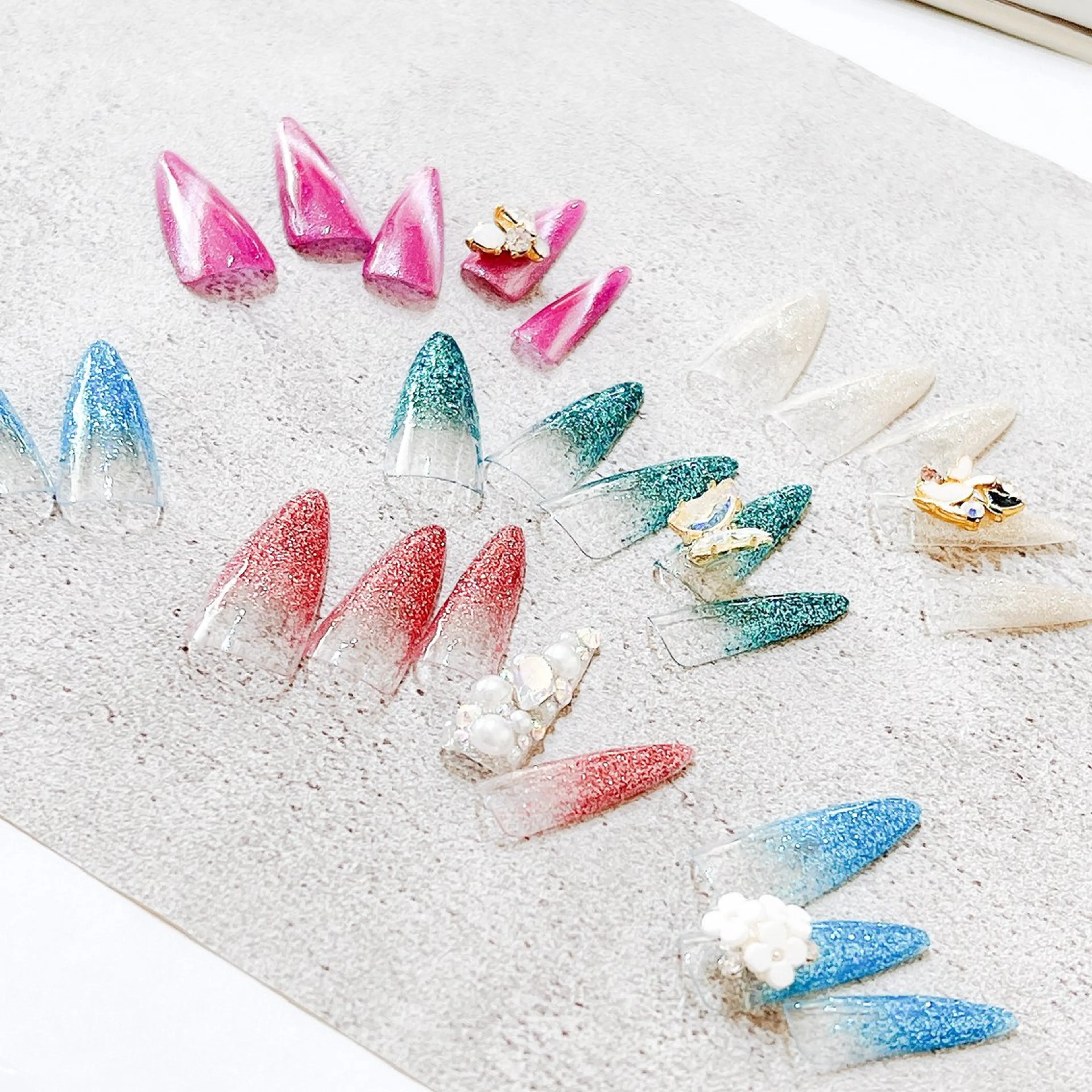 ネイル ハンドネイル 💗🪽Tiary Nail🪽💗のネイルデザイン