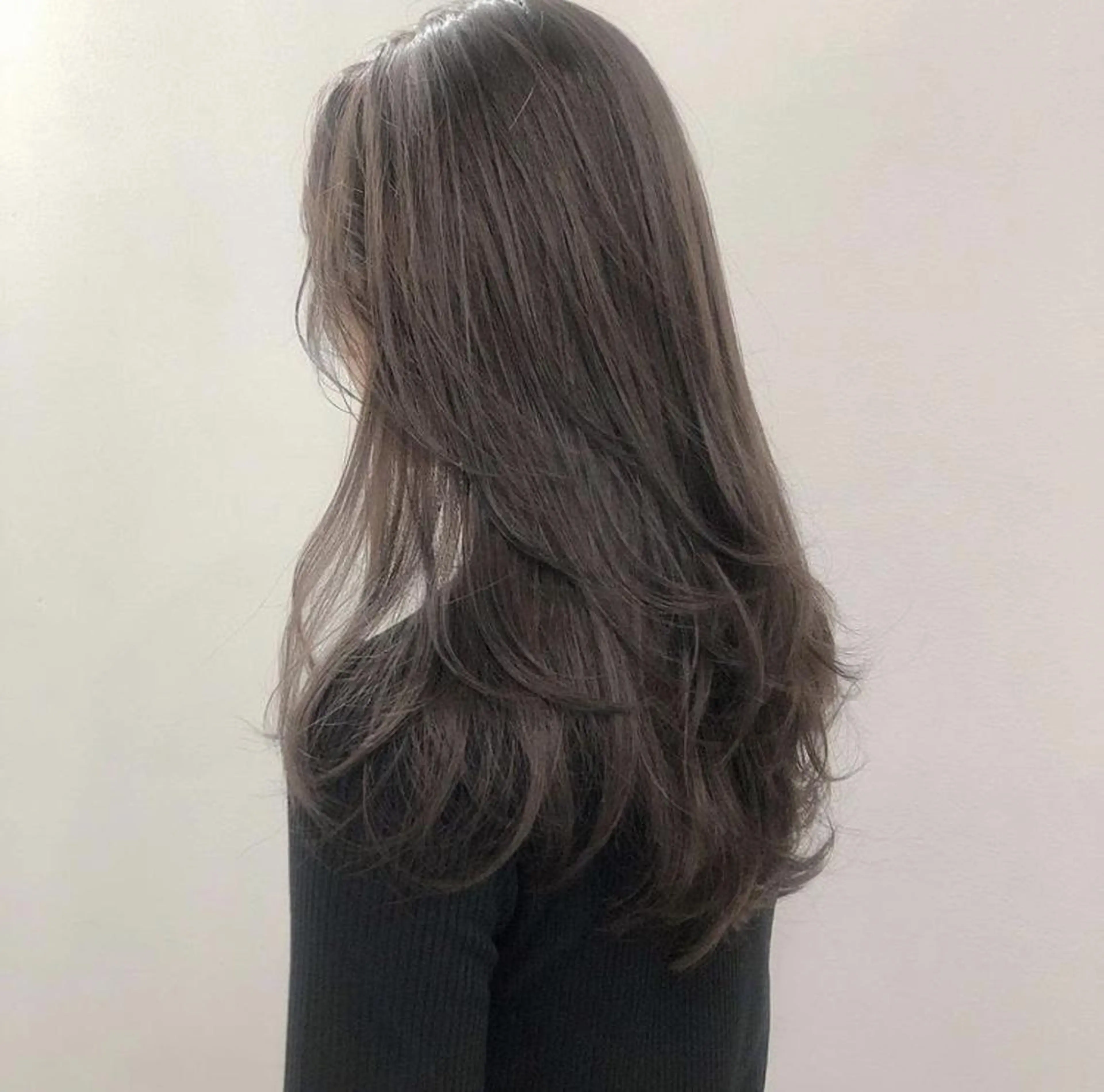 ロング ロンド　ウル所属・レイヤー/縮毛矯正⭐ 特化美容師のヘアスタイル