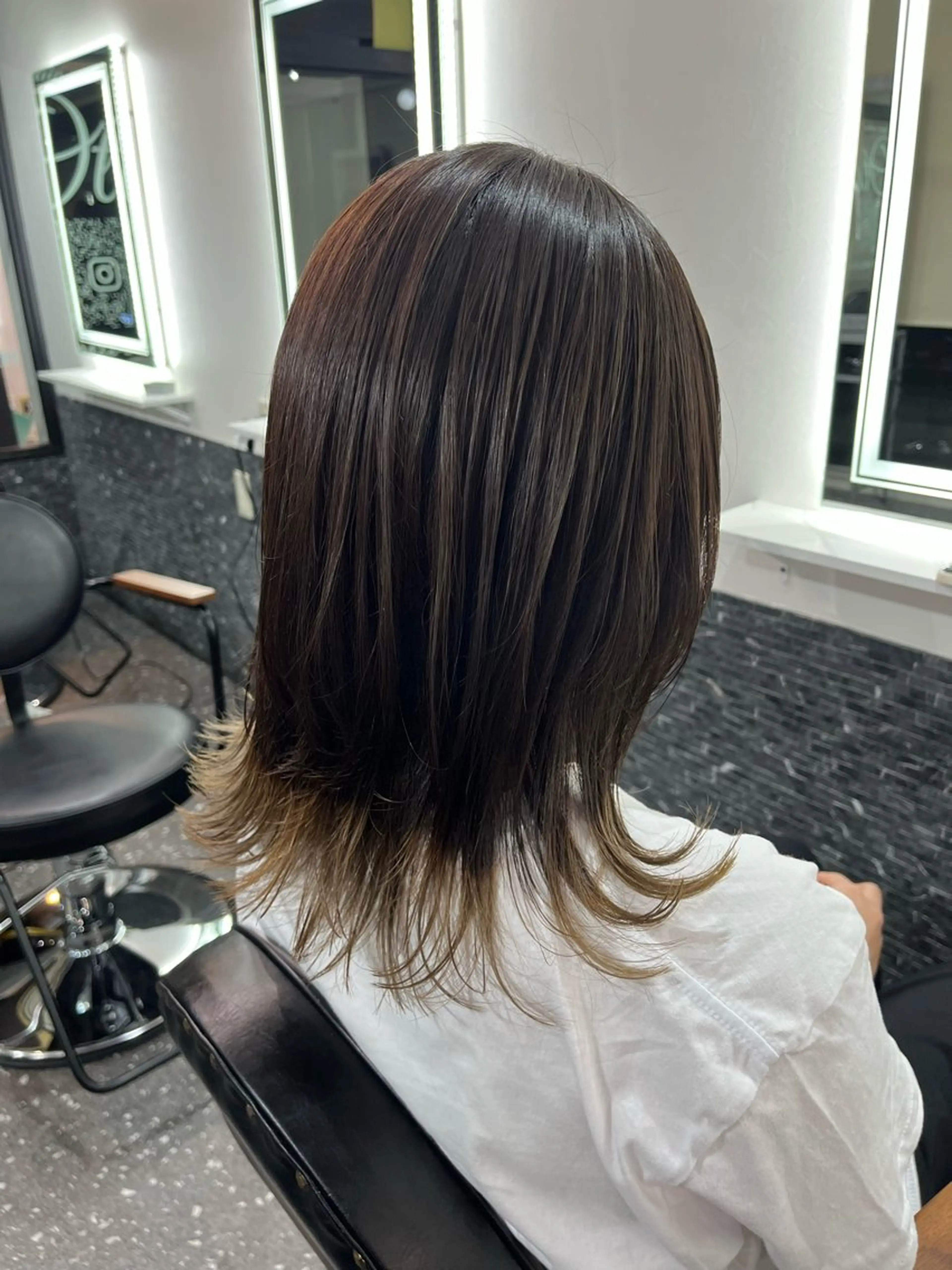 ミディアム ヘアカラー 透明感✨ SAKIのヘアスタイル