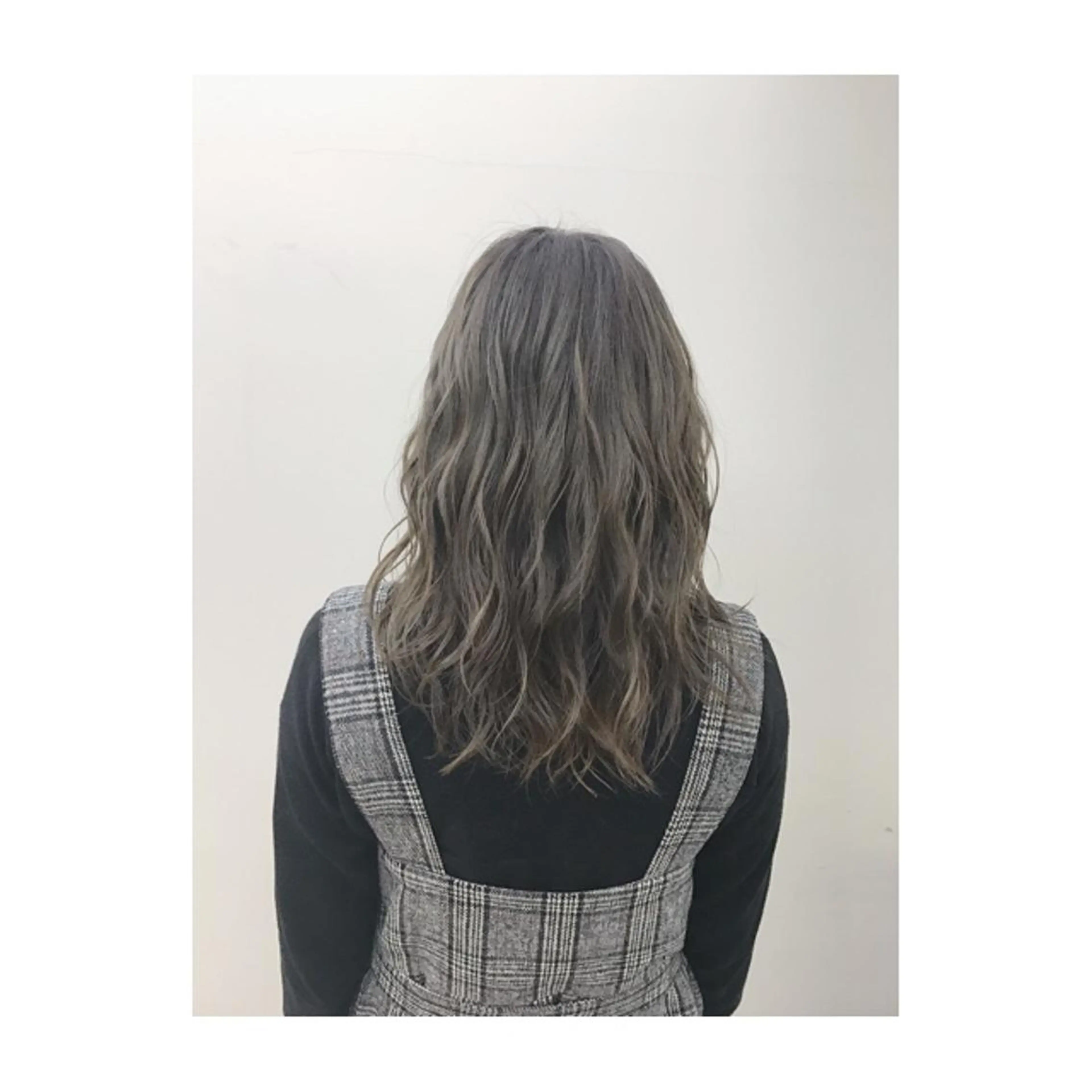 セミロング カラー 永岡 鉄平のヘアスタイル