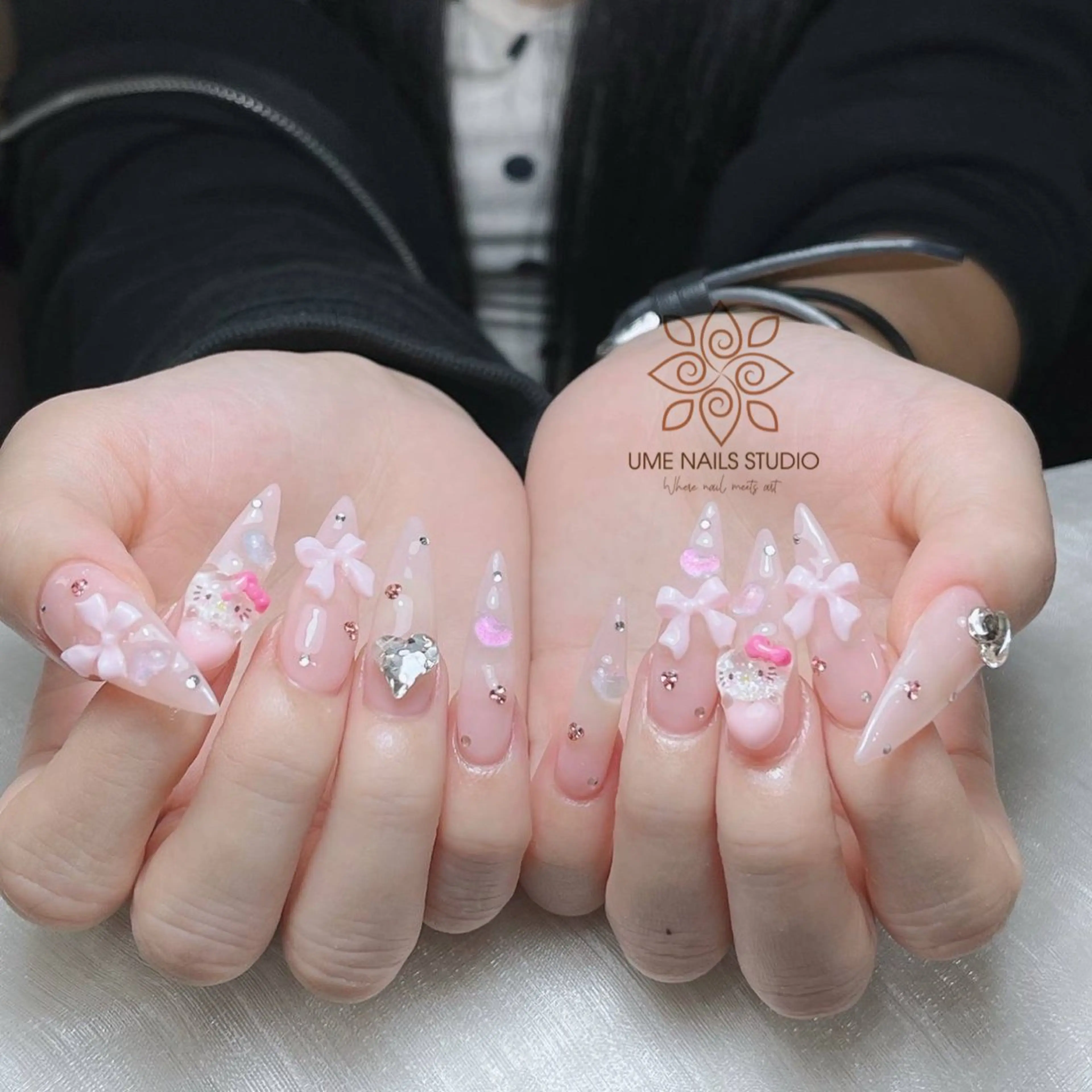 ネイル チークネイル クリアネイル ガーリー キラキラネイル 韓国ネイル ハンドネイル Ume Nail Studioのネイルデザイン