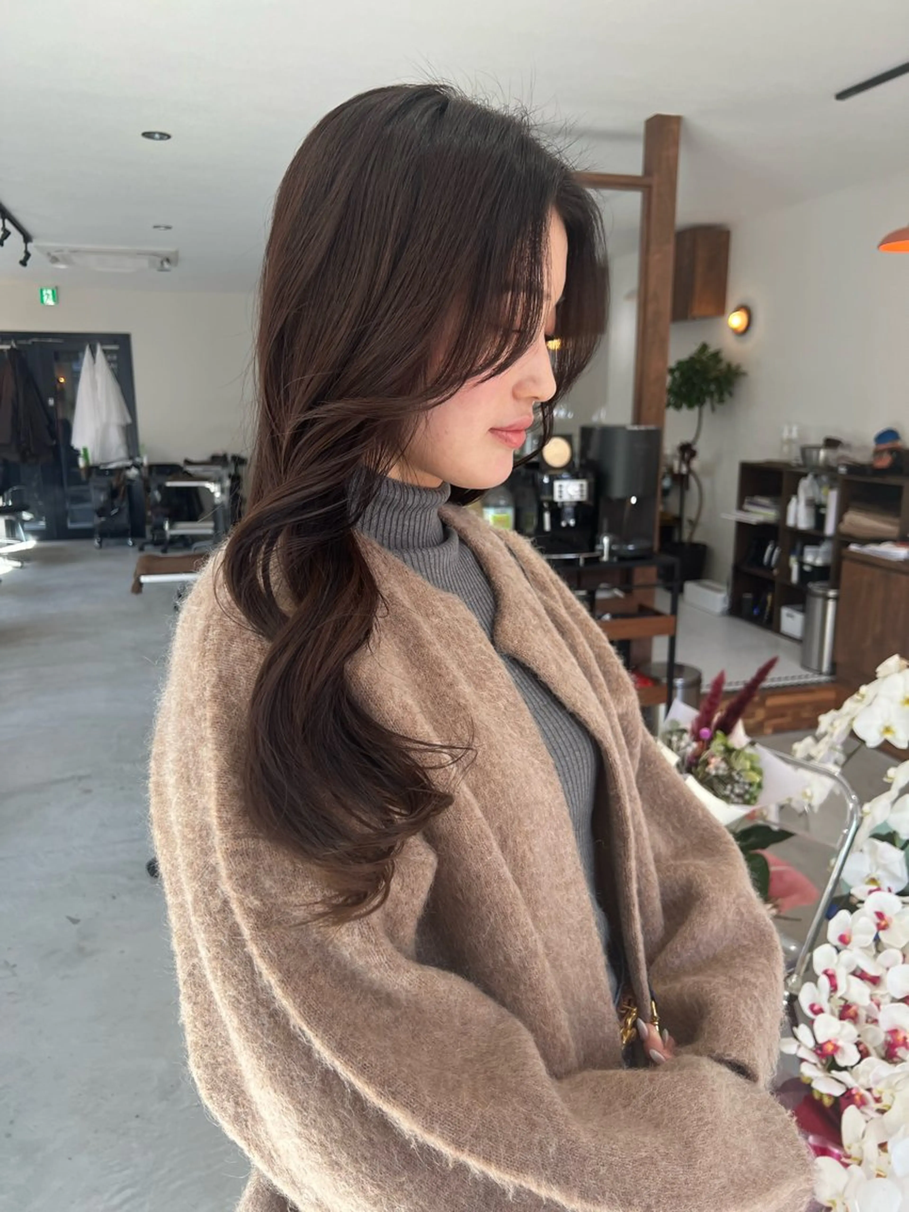 ロング カラー 韓国風ヘア レイヤーカット (h)wim ウィムのヘアスタイル