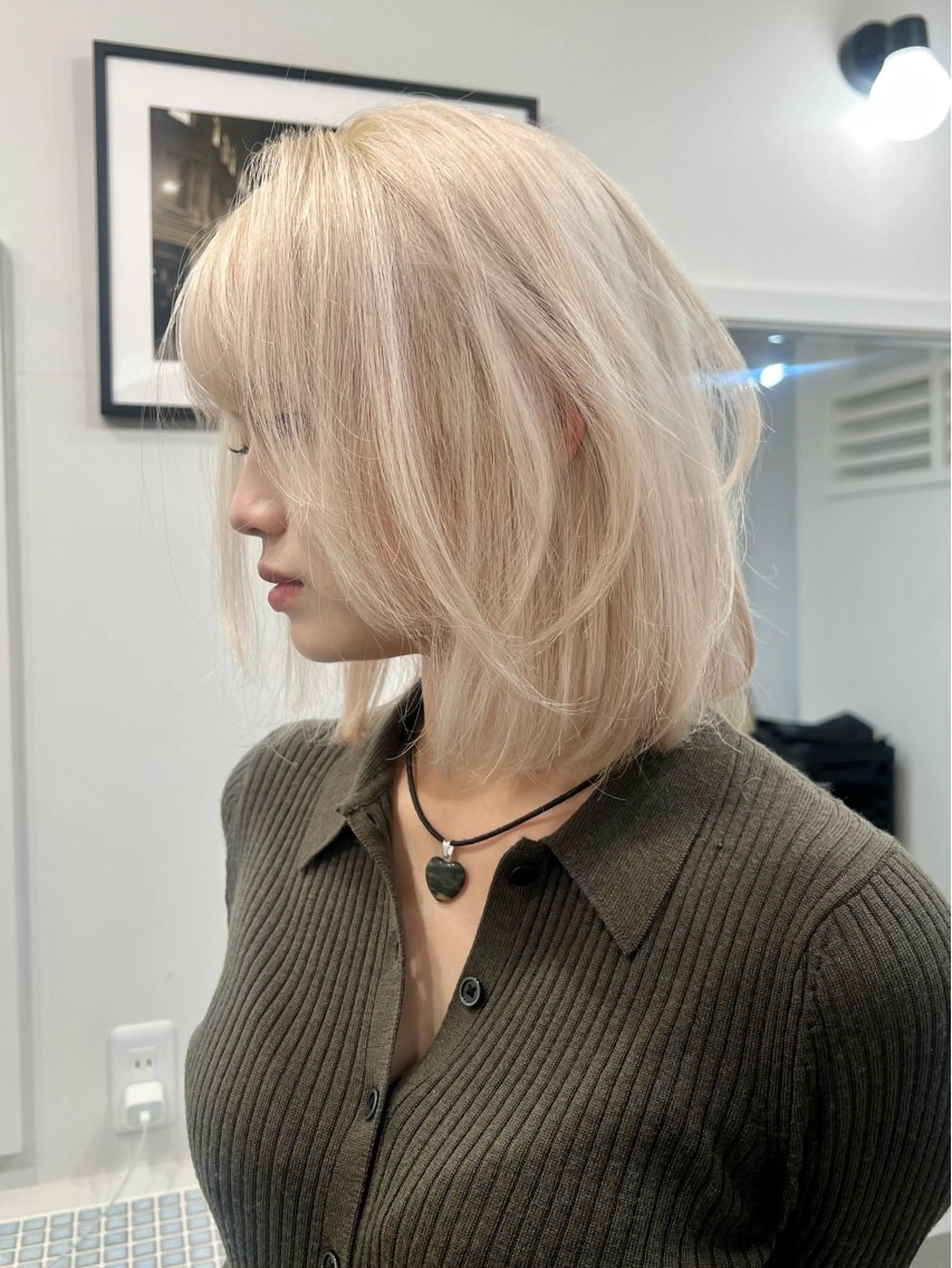 ミディアム カット ヘアカラー Via  京都烏丸所属・ハイトーン/ブロンド /レイヤー/りなのヘアスタイル