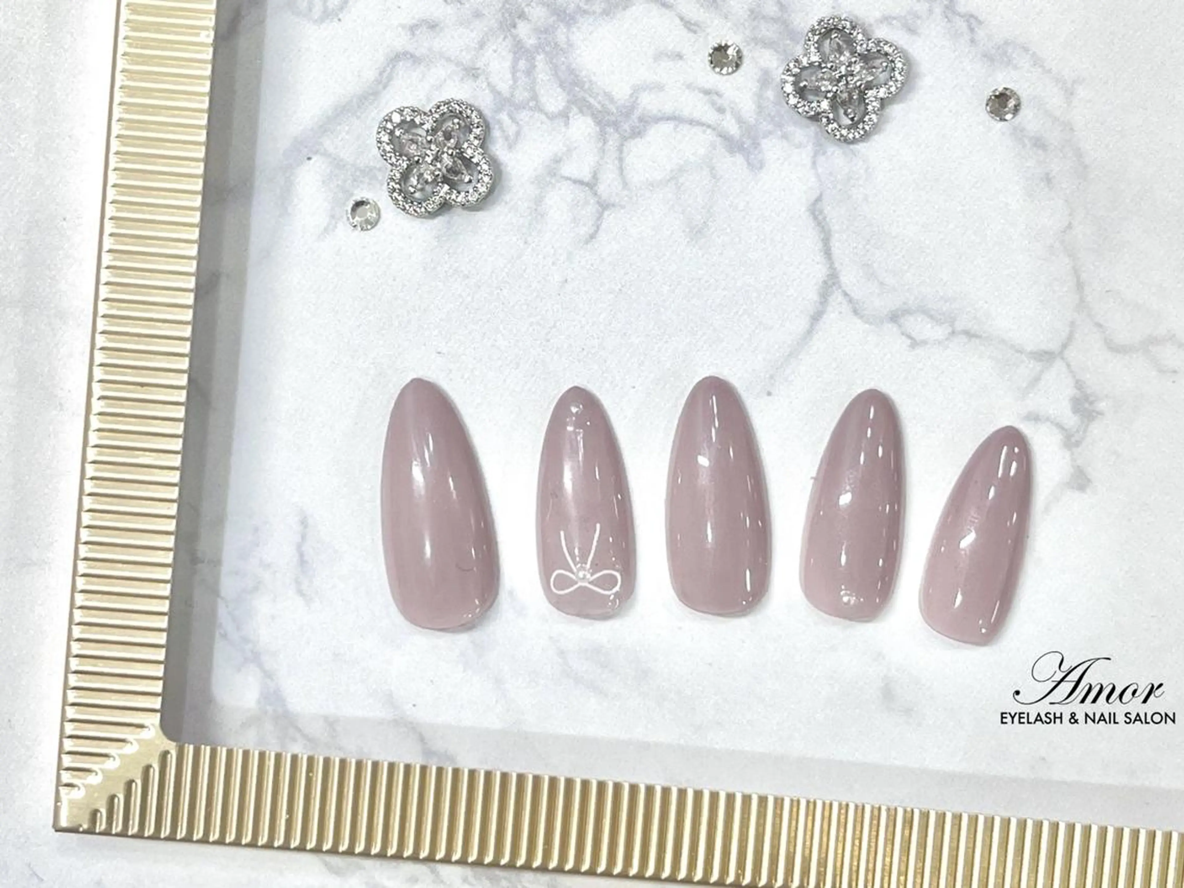 ネイル シンプルネイル ハンドネイル Nailist 梨花のネイルデザイン