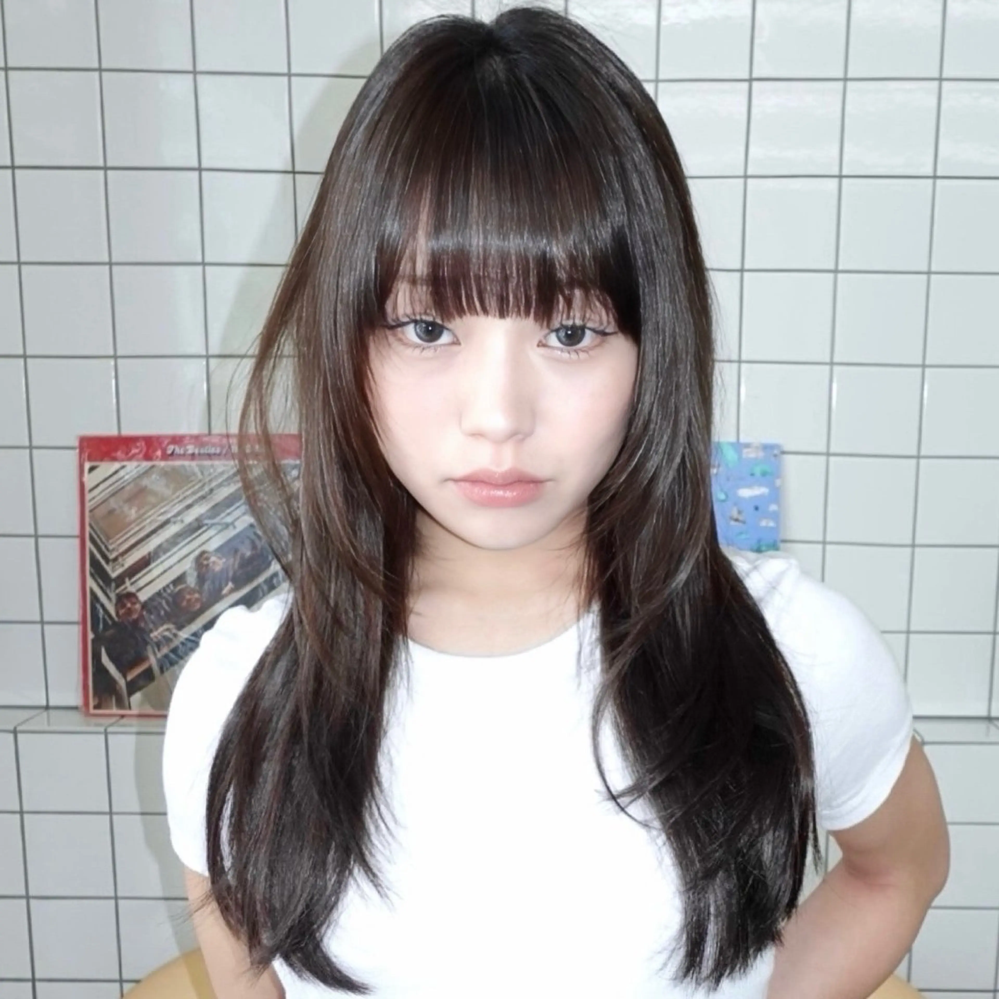 セミロング カラー 黒髪 ブラウンカラー 透明感カラー 顔周りカット ハッシュカット カット ヘアカラー トリートメント レイヤーカット ダブルカラーのヘアスタイル