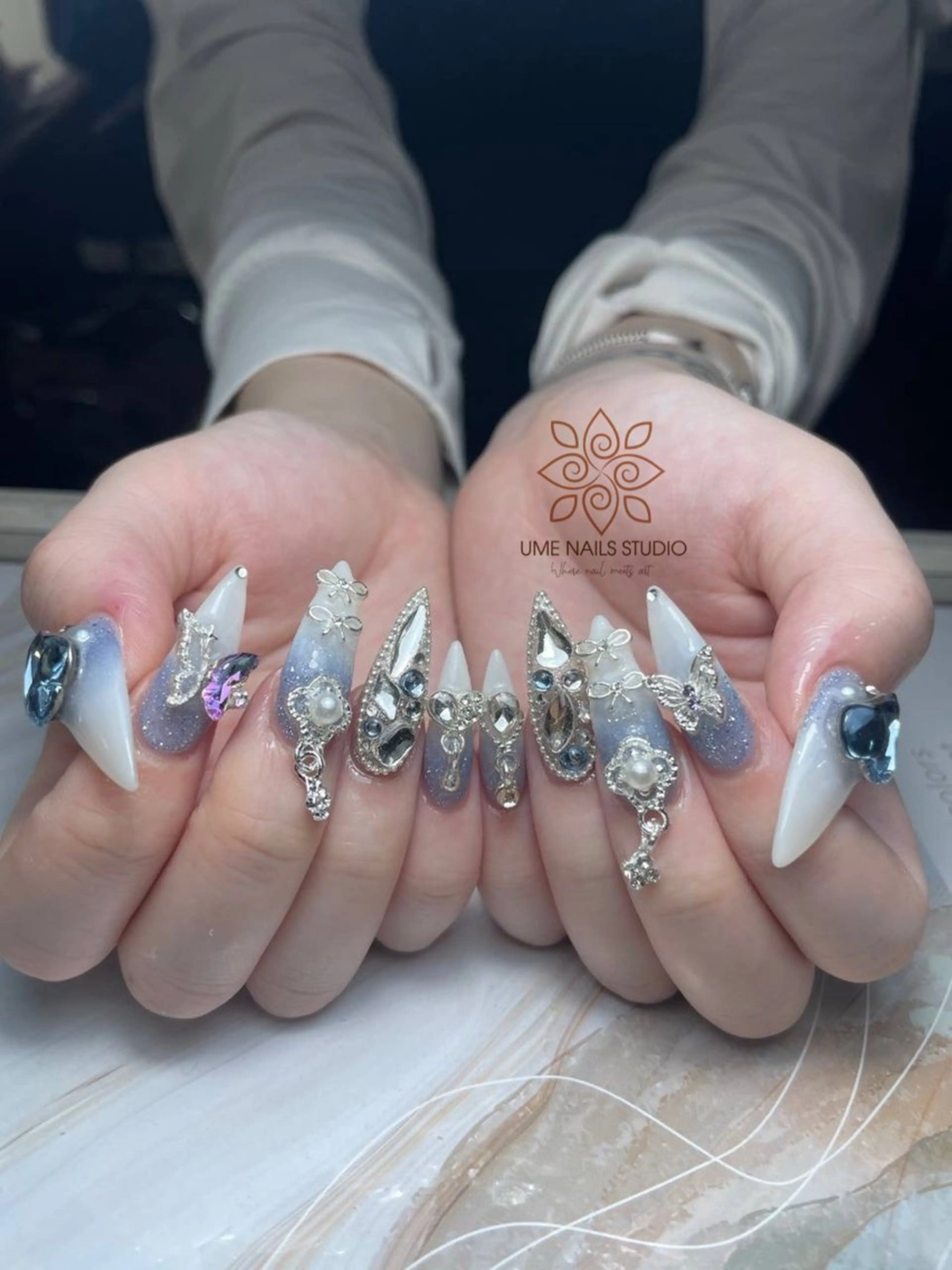 ネイル チークネイル クリアネイル ガーリー キラキラネイル 韓国ネイル ハンドネイル Ume Nail Studioのネイルデザイン