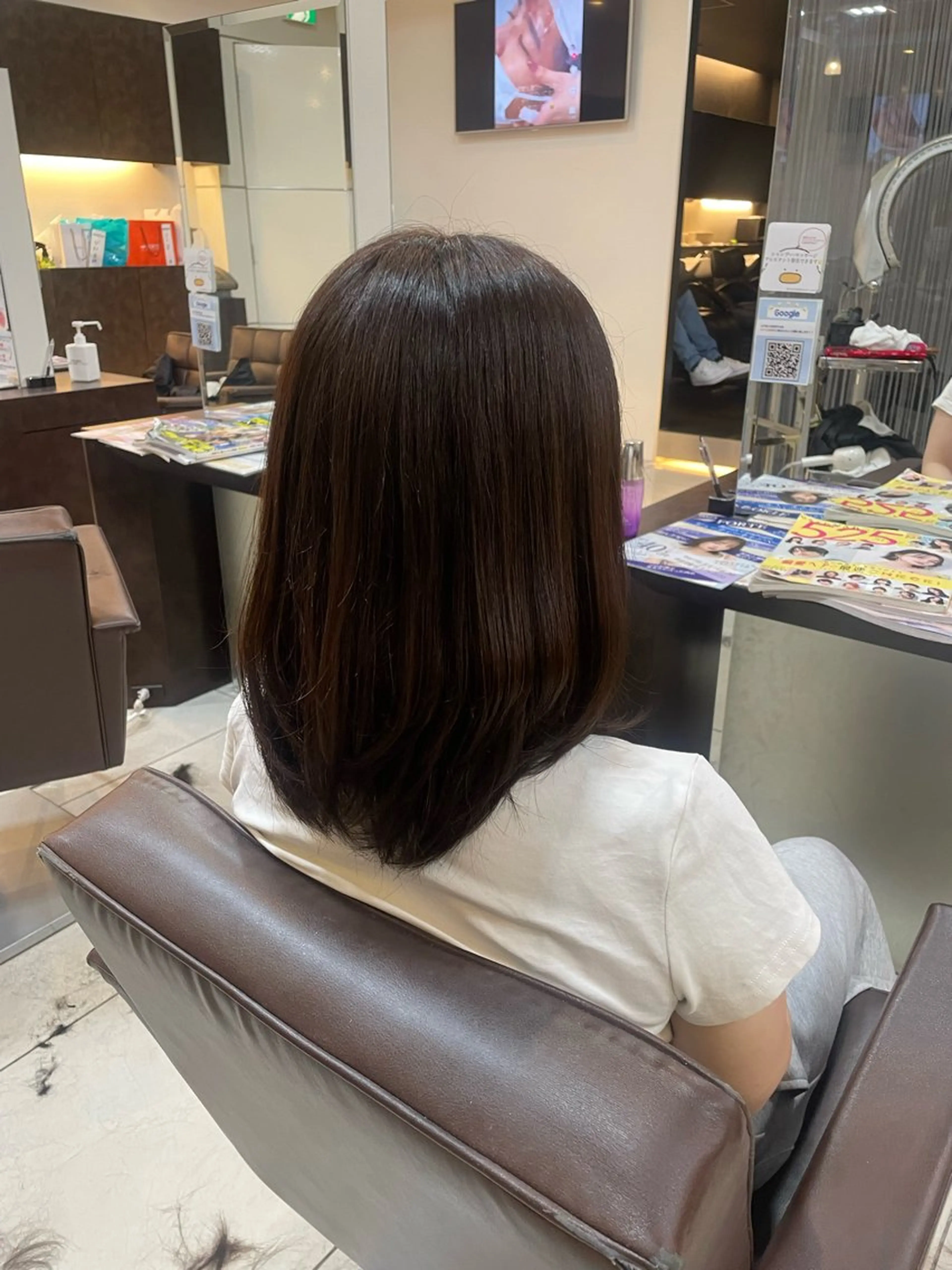 セミロング カラー カット ヘアカラー トリートメント 🍊うる艶暖色カラー ボブ🍓マツパまゆかのヘアスタイル