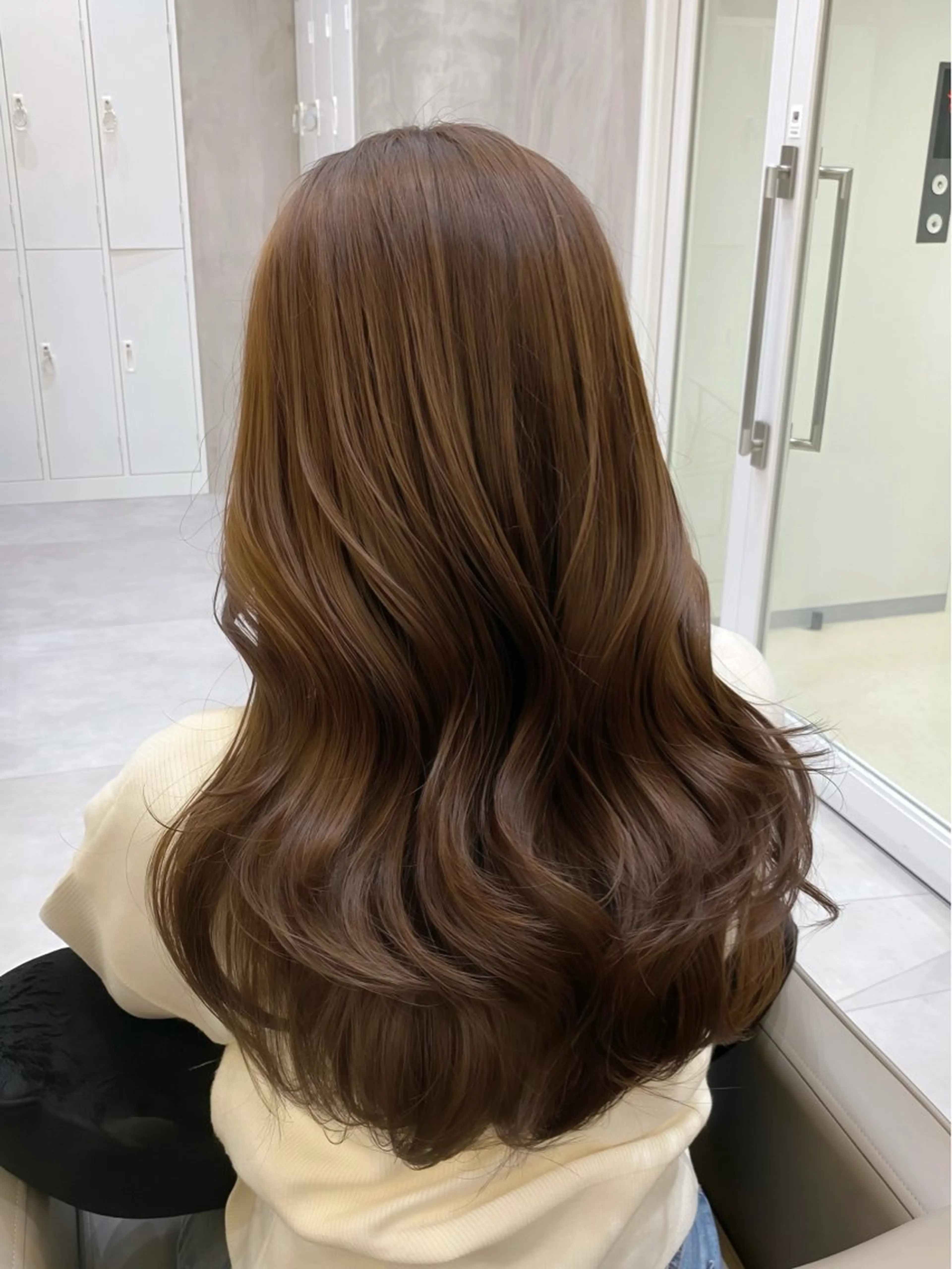 セミロング カラー ヘアアレンジ ベージュカラー ブリーチ ブラウンカラー 透明感カラー ダブルカラー ヘアカラー トリートメント ヘアセット 赤み消し🫧韓国ヘア 🫧藤岡誠也のヘアスタイル